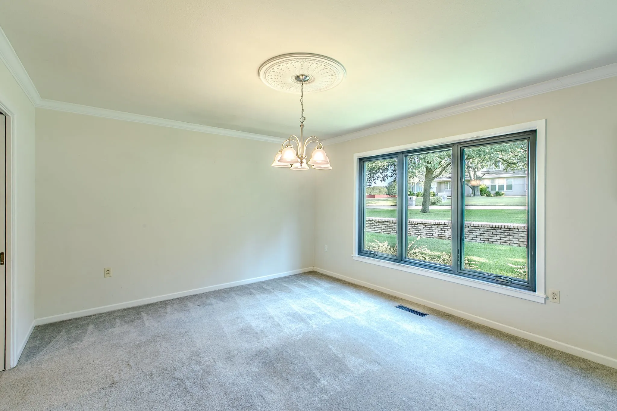 Single Family Residence For Sale in Mc Lennan County , 4936 Ridgeview Drive, Waco, Texas 76710, 3 Bedroom, 3 Bathroom, 2 Garage spaces, 3,092 Sqft, built in 1956, mls#21367081, Real Estate Agent in Waco, Homes For Sale in Mc Lennan county, Homes For Sale in Waco, Realtor in Waco Texas, Real Estate Brokerage Independent Realty Texas, Luminita Cordes Realtor