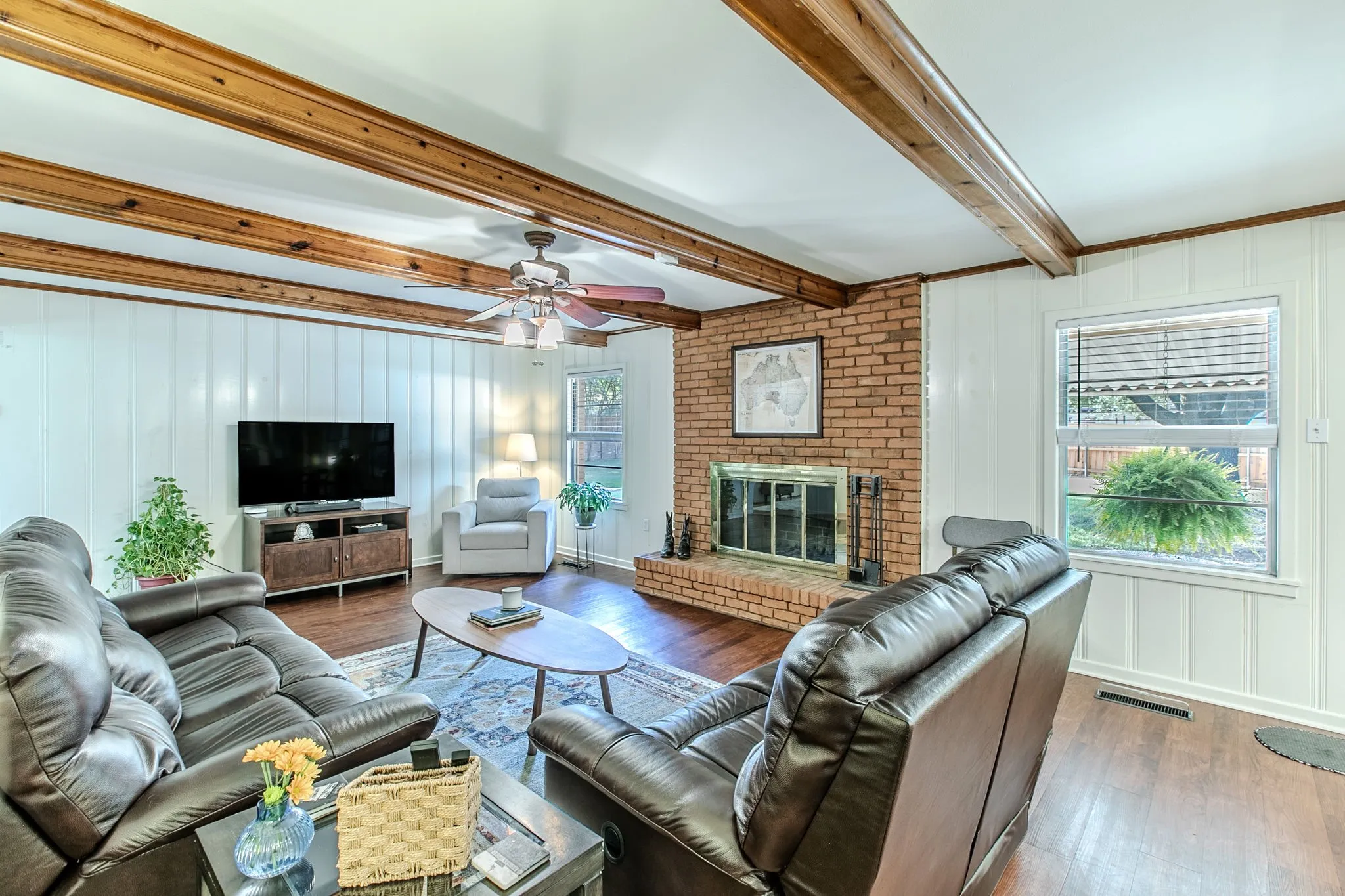 Single Family Residence For Sale in Mc Lennan County , 4936 Ridgeview Drive, Waco, Texas 76710, 3 Bedroom, 3 Bathroom, 2 Garage spaces, 3,092 Sqft, built in 1956, mls#21367081, Real Estate Agent in Waco, Homes For Sale in Mc Lennan county, Homes For Sale in Waco, Realtor in Waco Texas, Real Estate Brokerage Independent Realty Texas, Luminita Cordes Realtor