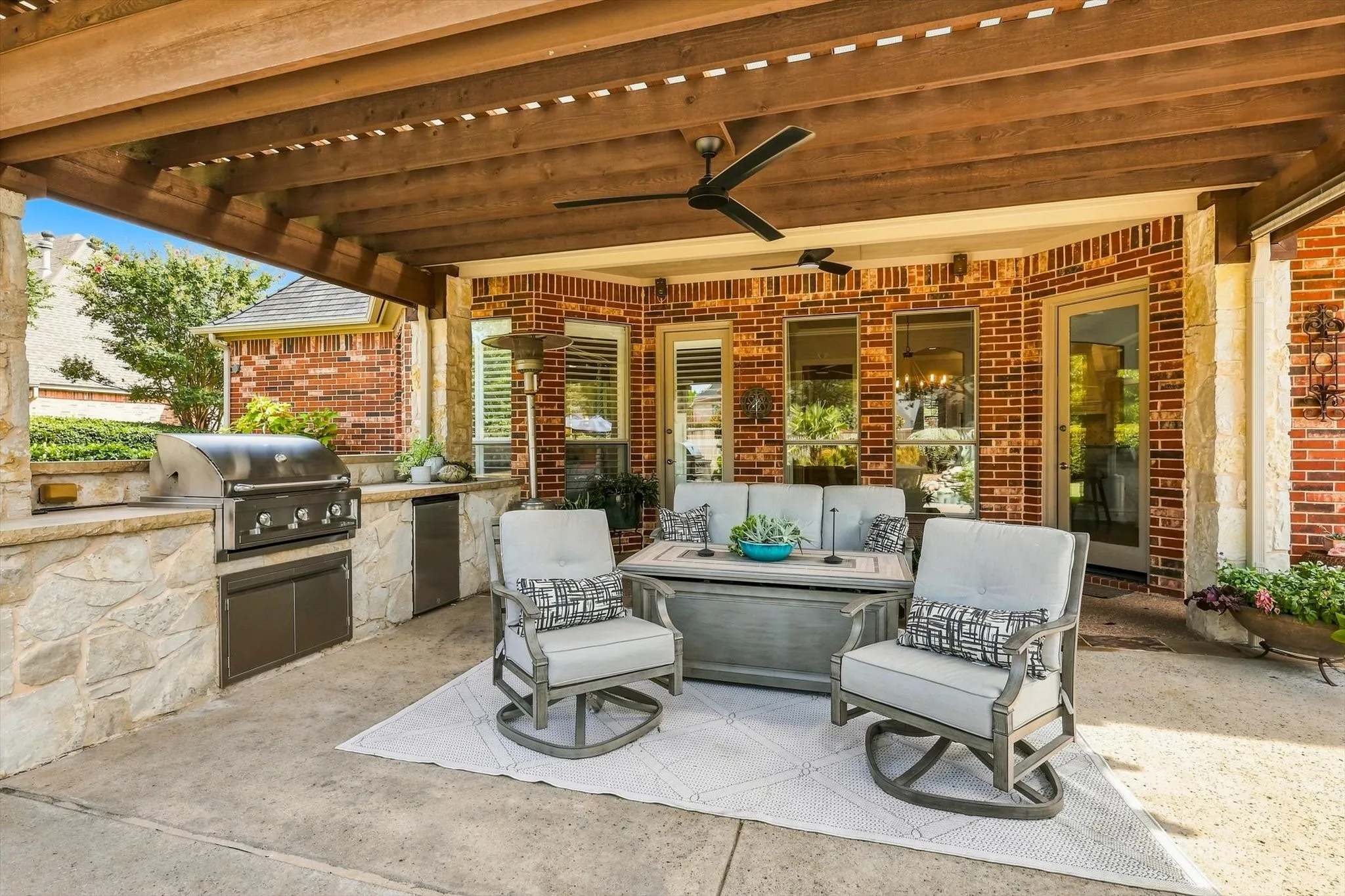 Single Family Residence For Sale in Tarrant County , 1208 Merlot Drive, Southlake, Texas 76092, 4 Bedroom, 4 Bathroom, 3 Garage spaces, 3,800 Sqft, built in 2001, mls#21368345, Real Estate Agent in Southlake, Homes For Sale in Tarrant county, Homes For Sale in Southlake, Realtor in Southlake Texas, Real Estate Brokerage Independent Realty Texas, Luminita Cordes Realtor