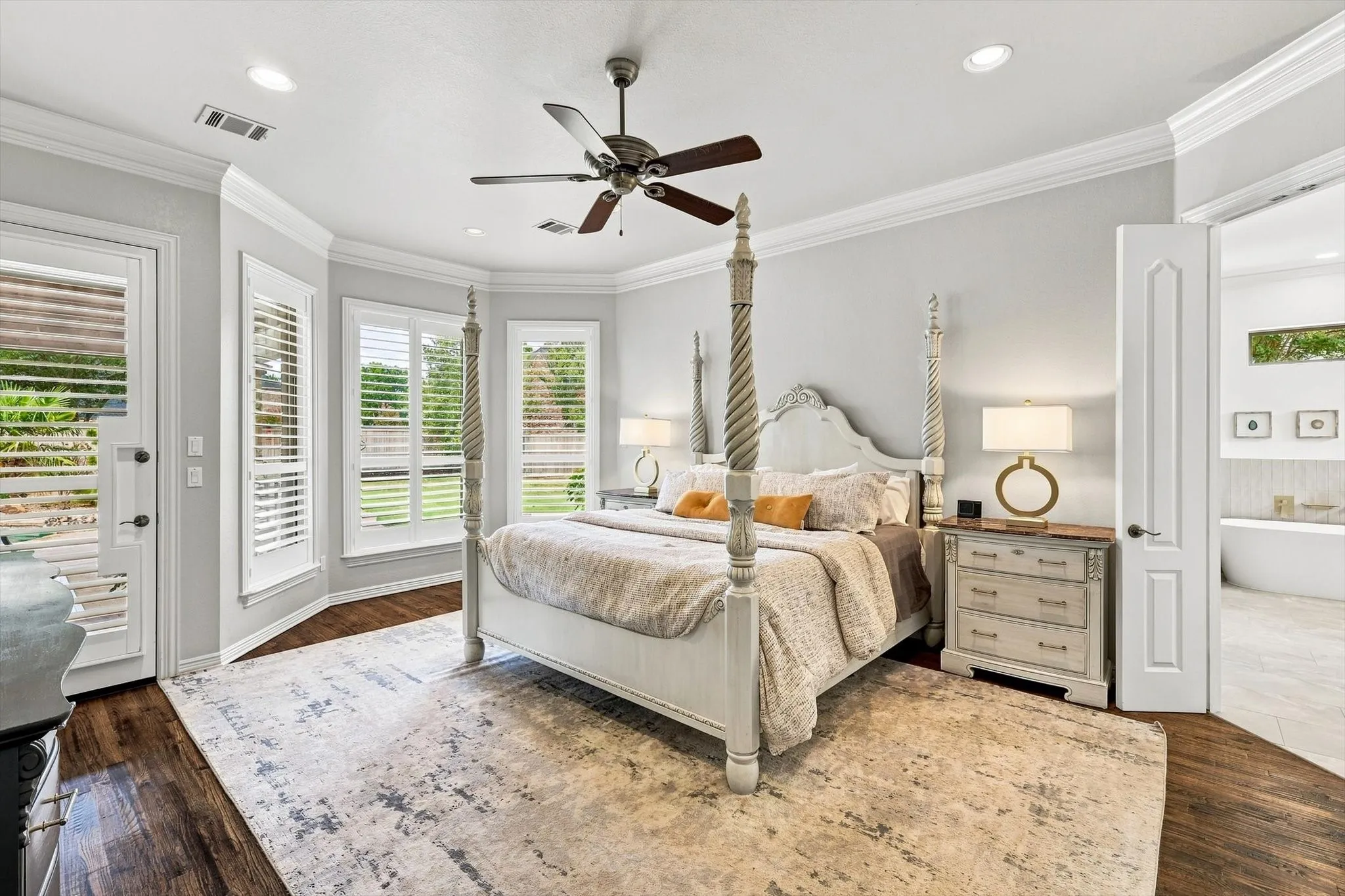 Single Family Residence For Sale in Tarrant County , 1208 Merlot Drive, Southlake, Texas 76092, 4 Bedroom, 4 Bathroom, 3 Garage spaces, 3,800 Sqft, built in 2001, mls#21368345, Real Estate Agent in Southlake, Homes For Sale in Tarrant county, Homes For Sale in Southlake, Realtor in Southlake Texas, Real Estate Brokerage Independent Realty Texas, Luminita Cordes Realtor