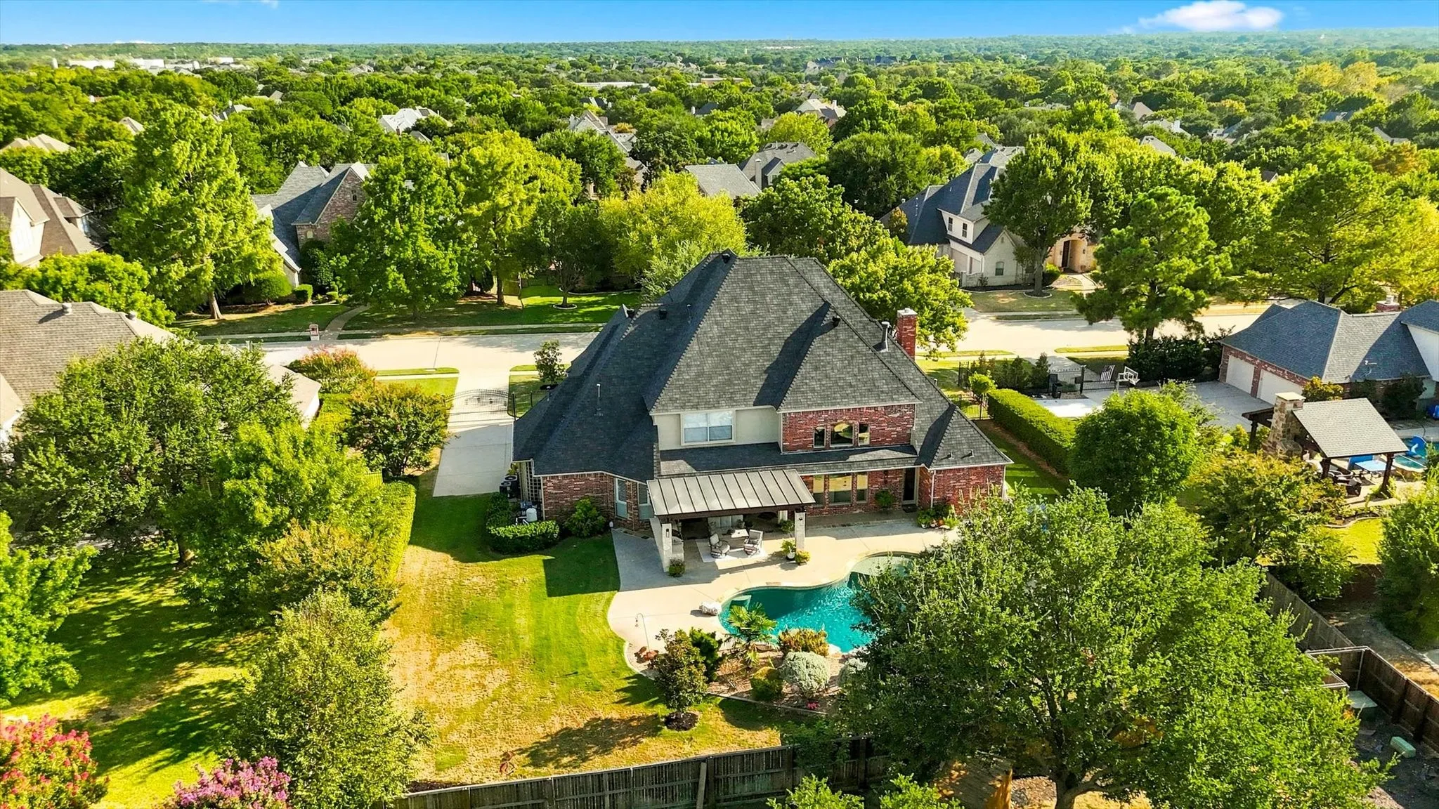 Single Family Residence For Sale in Tarrant County , 1208 Merlot Drive, Southlake, Texas 76092, 4 Bedroom, 4 Bathroom, 3 Garage spaces, 3,800 Sqft, built in 2001, mls#21368345, Real Estate Agent in Southlake, Homes For Sale in Tarrant county, Homes For Sale in Southlake, Realtor in Southlake Texas, Real Estate Brokerage Independent Realty Texas, Luminita Cordes Realtor