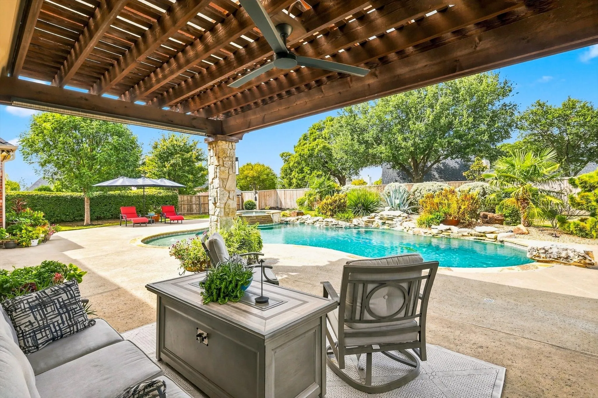 Single Family Residence For Sale in Tarrant County , 1208 Merlot Drive, Southlake, Texas 76092, 4 Bedroom, 4 Bathroom, 3 Garage spaces, 3,800 Sqft, built in 2001, mls#21368345, Real Estate Agent in Southlake, Homes For Sale in Tarrant county, Homes For Sale in Southlake, Realtor in Southlake Texas, Real Estate Brokerage Independent Realty Texas, Luminita Cordes Realtor