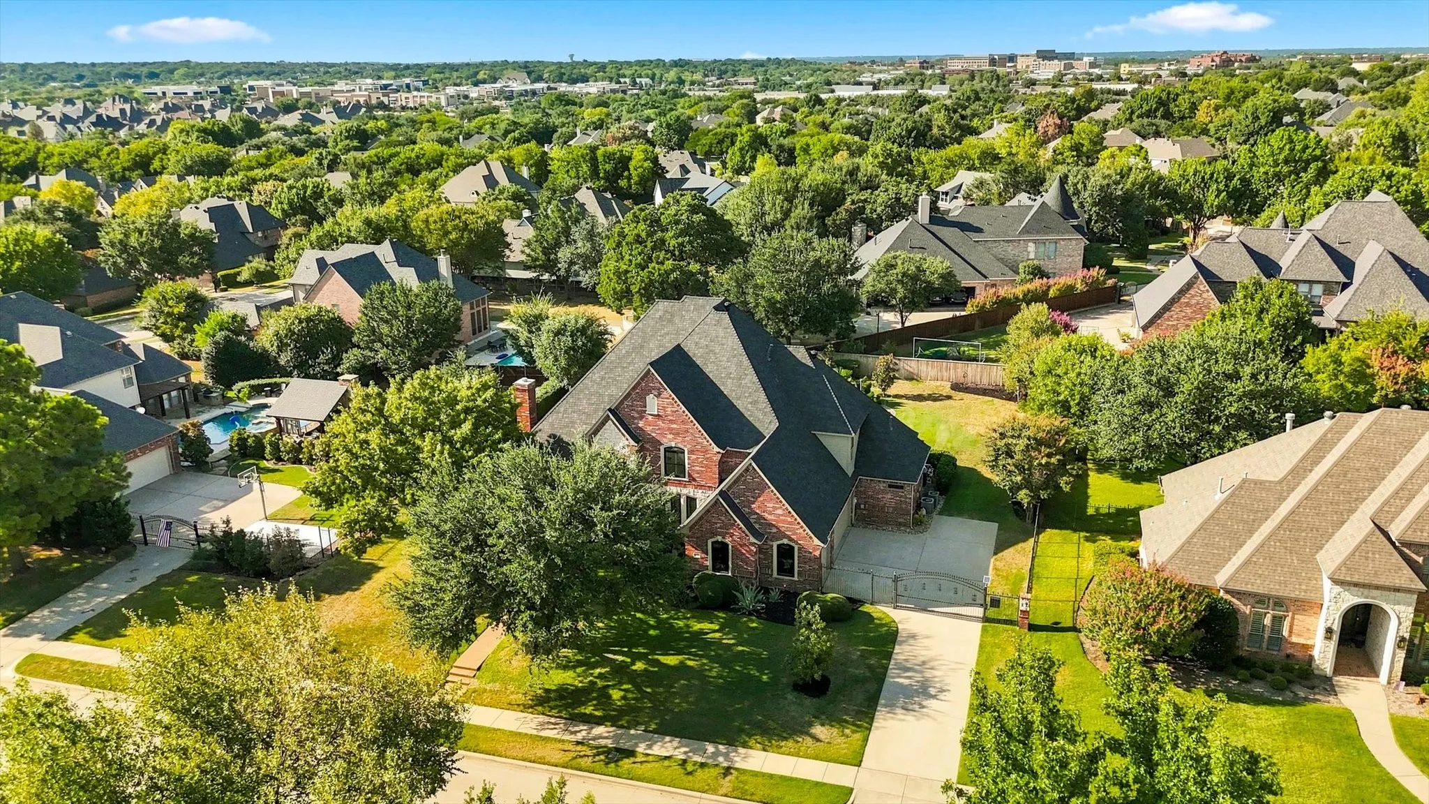Single Family Residence For Sale in Tarrant County , 1208 Merlot Drive, Southlake, Texas 76092, 4 Bedroom, 4 Bathroom, 3 Garage spaces, 3,800 Sqft, built in 2001, mls#21368345, Real Estate Agent in Southlake, Homes For Sale in Tarrant county, Homes For Sale in Southlake, Realtor in Southlake Texas, Real Estate Brokerage Independent Realty Texas, Luminita Cordes Realtor