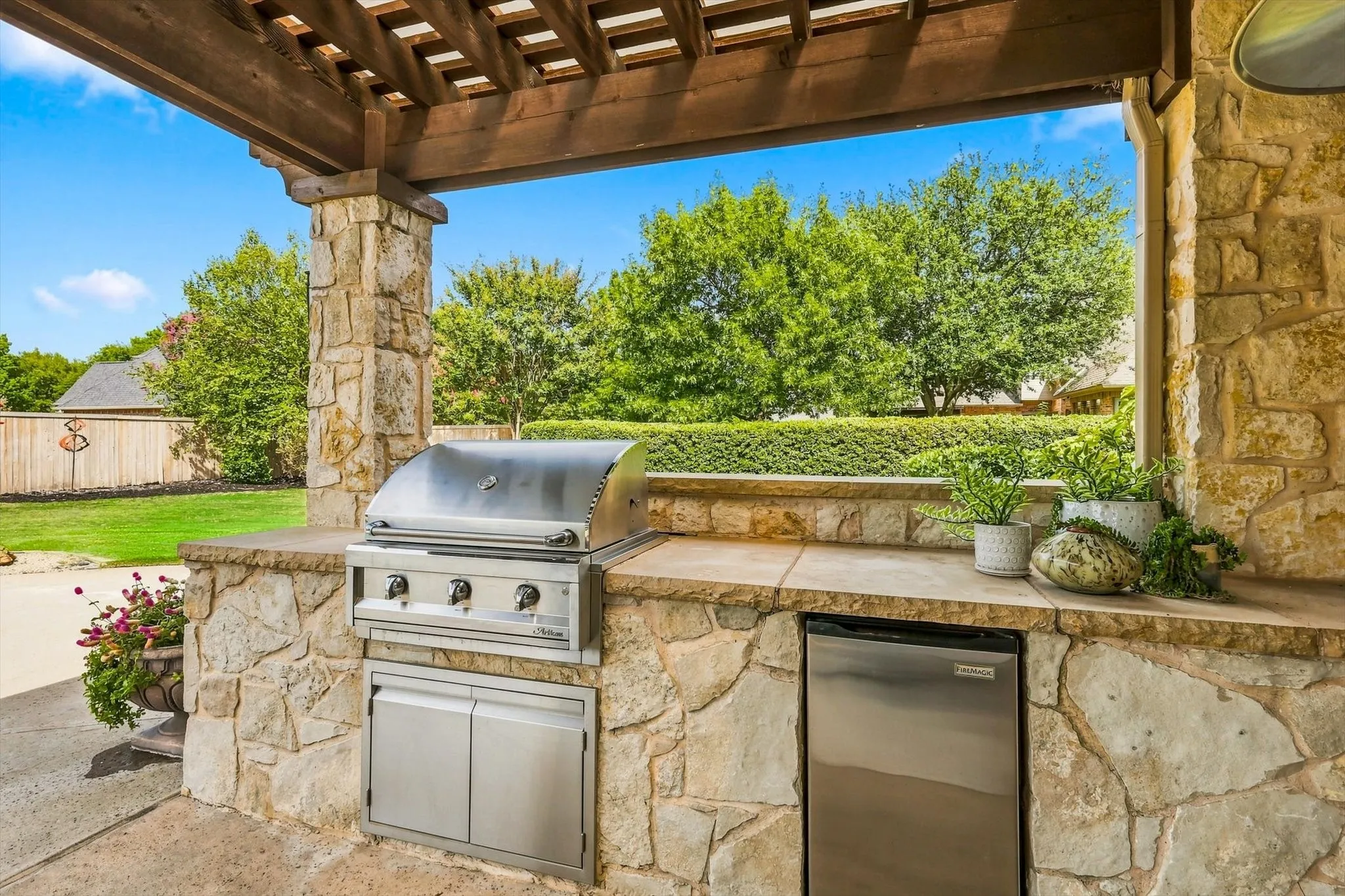 Single Family Residence For Sale in Tarrant County , 1208 Merlot Drive, Southlake, Texas 76092, 4 Bedroom, 4 Bathroom, 3 Garage spaces, 3,800 Sqft, built in 2001, mls#21368345, Real Estate Agent in Southlake, Homes For Sale in Tarrant county, Homes For Sale in Southlake, Realtor in Southlake Texas, Real Estate Brokerage Independent Realty Texas, Luminita Cordes Realtor