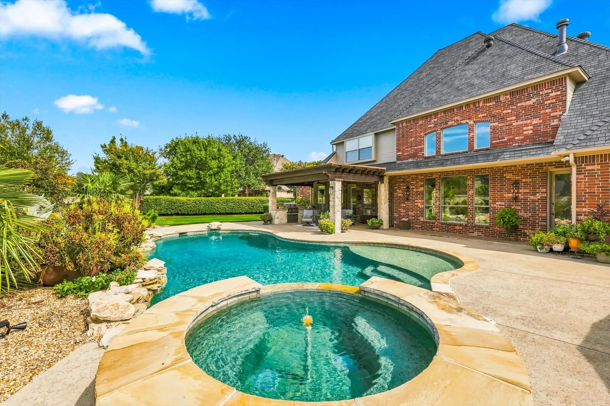 Single Family Residence For Sale in Tarrant County , 1208 Merlot Drive, Southlake, Texas 76092, 4 Bedroom, 4 Bathroom, 3 Garage spaces, 3,800 Sqft, built in 2001, mls#21368345, Real Estate Agent in Southlake, Homes For Sale in Tarrant county, Homes For Sale in Southlake, Realtor in Southlake Texas, Real Estate Brokerage Independent Realty Texas, Luminita Cordes Realtor