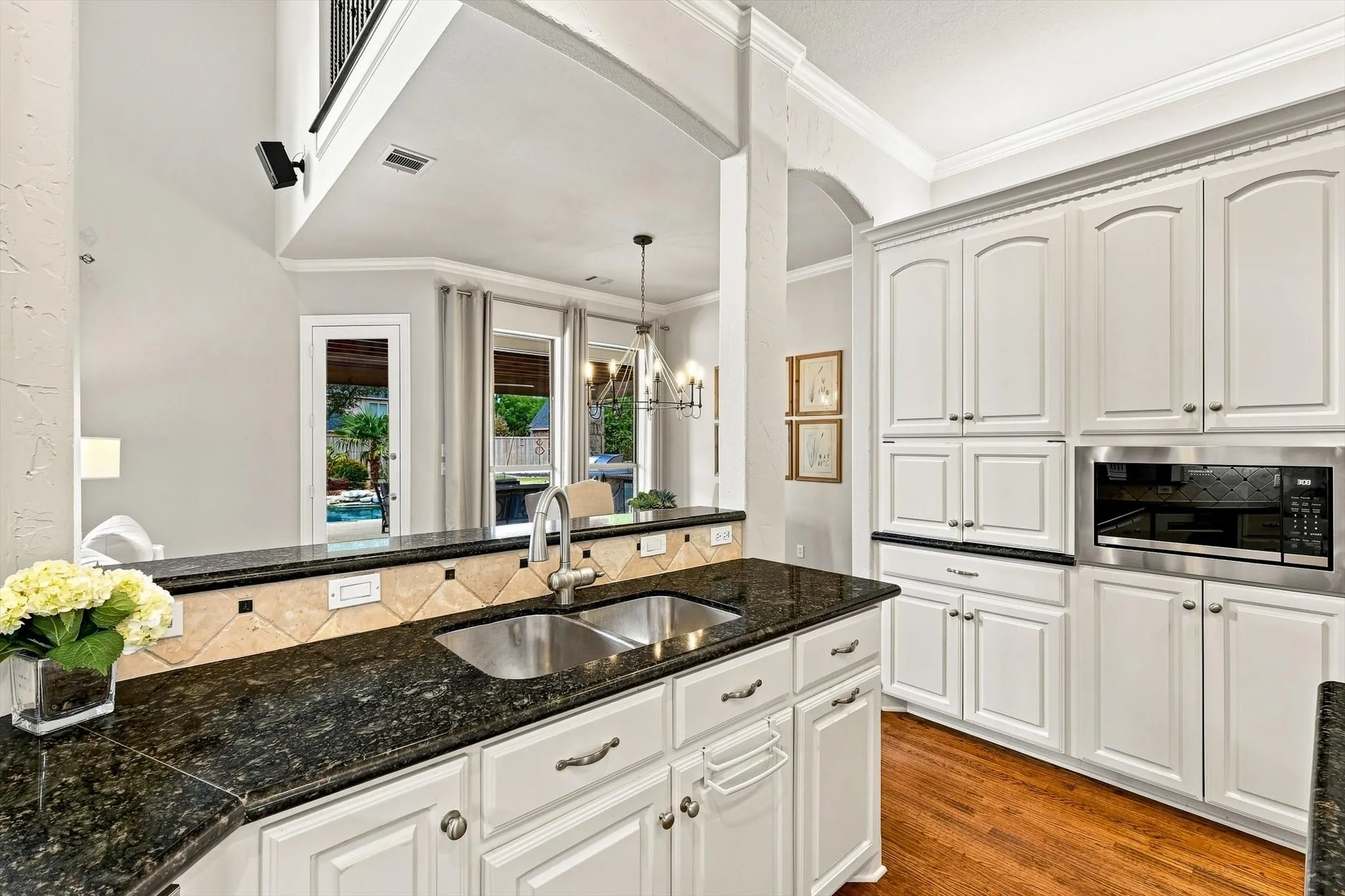 Single Family Residence For Sale in Tarrant County , 1208 Merlot Drive, Southlake, Texas 76092, 4 Bedroom, 4 Bathroom, 3 Garage spaces, 3,800 Sqft, built in 2001, mls#21368345, Real Estate Agent in Southlake, Homes For Sale in Tarrant county, Homes For Sale in Southlake, Realtor in Southlake Texas, Real Estate Brokerage Independent Realty Texas, Luminita Cordes Realtor