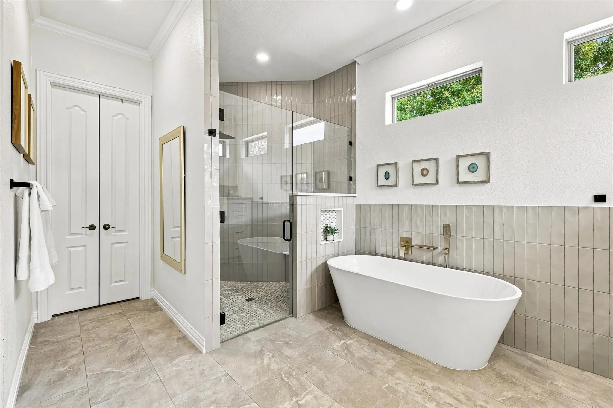 Single Family Residence For Sale in Tarrant County , 1208 Merlot Drive, Southlake, Texas 76092, 4 Bedroom, 4 Bathroom, 3 Garage spaces, 3,800 Sqft, built in 2001, mls#21368345, Real Estate Agent in Southlake, Homes For Sale in Tarrant county, Homes For Sale in Southlake, Realtor in Southlake Texas, Real Estate Brokerage Independent Realty Texas, Luminita Cordes Realtor