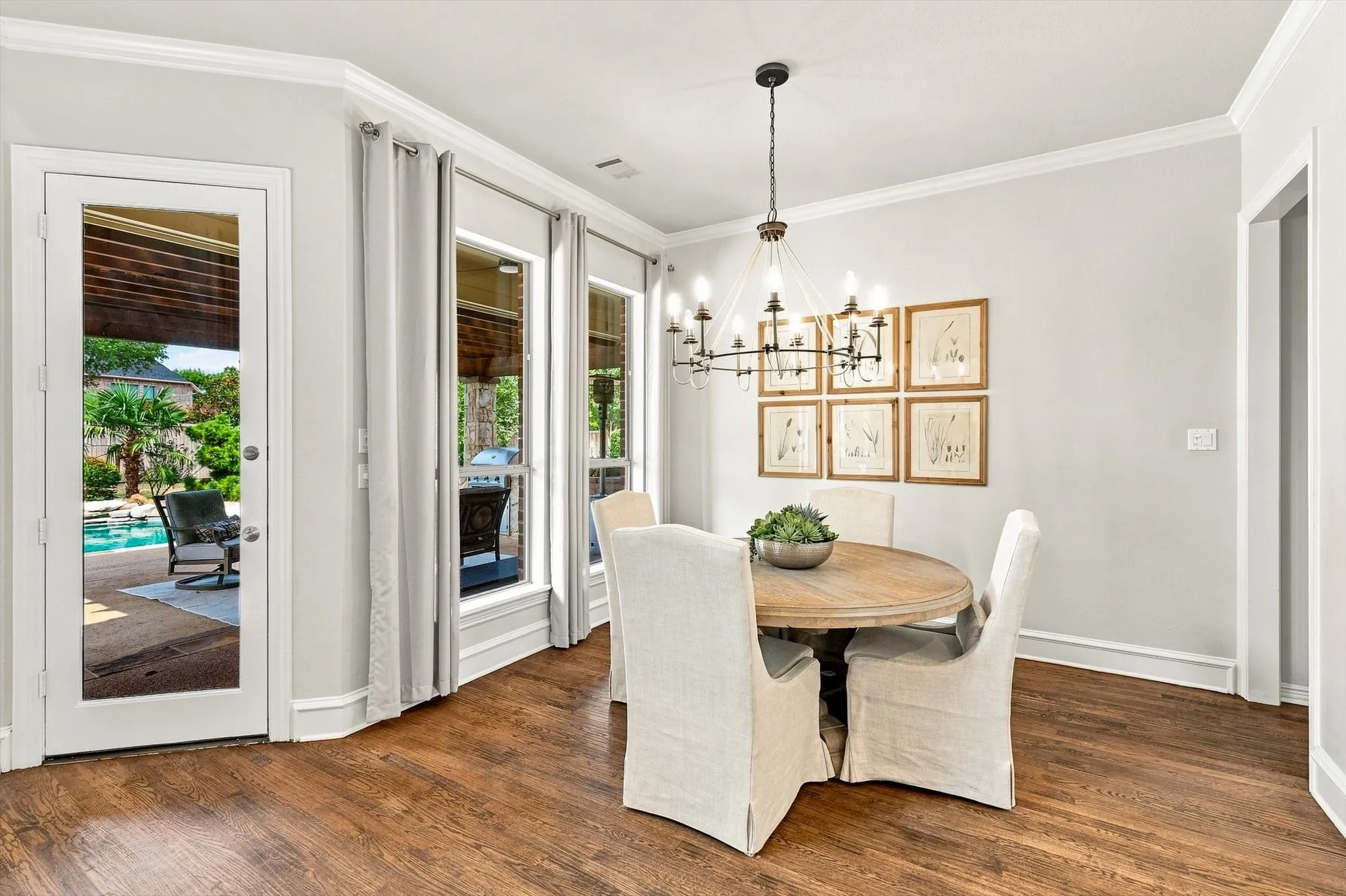 Single Family Residence For Sale in Tarrant County , 1208 Merlot Drive, Southlake, Texas 76092, 4 Bedroom, 4 Bathroom, 3 Garage spaces, 3,800 Sqft, built in 2001, mls#21368345, Real Estate Agent in Southlake, Homes For Sale in Tarrant county, Homes For Sale in Southlake, Realtor in Southlake Texas, Real Estate Brokerage Independent Realty Texas, Luminita Cordes Realtor