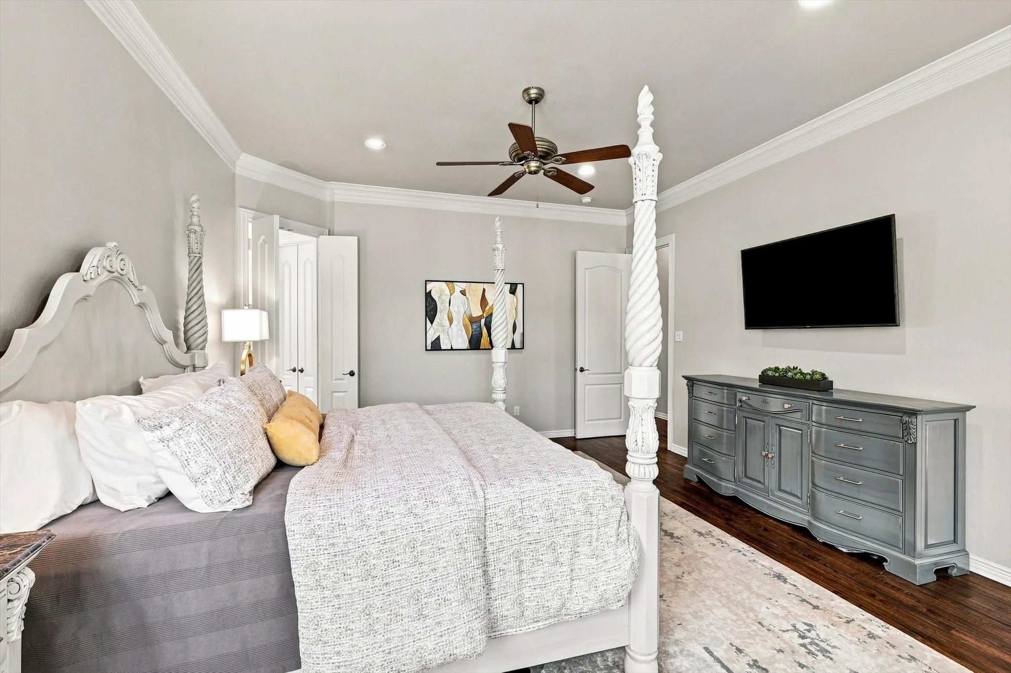 Single Family Residence For Sale in Tarrant County , 1208 Merlot Drive, Southlake, Texas 76092, 4 Bedroom, 4 Bathroom, 3 Garage spaces, 3,800 Sqft, built in 2001, mls#21368345, Real Estate Agent in Southlake, Homes For Sale in Tarrant county, Homes For Sale in Southlake, Realtor in Southlake Texas, Real Estate Brokerage Independent Realty Texas, Luminita Cordes Realtor
