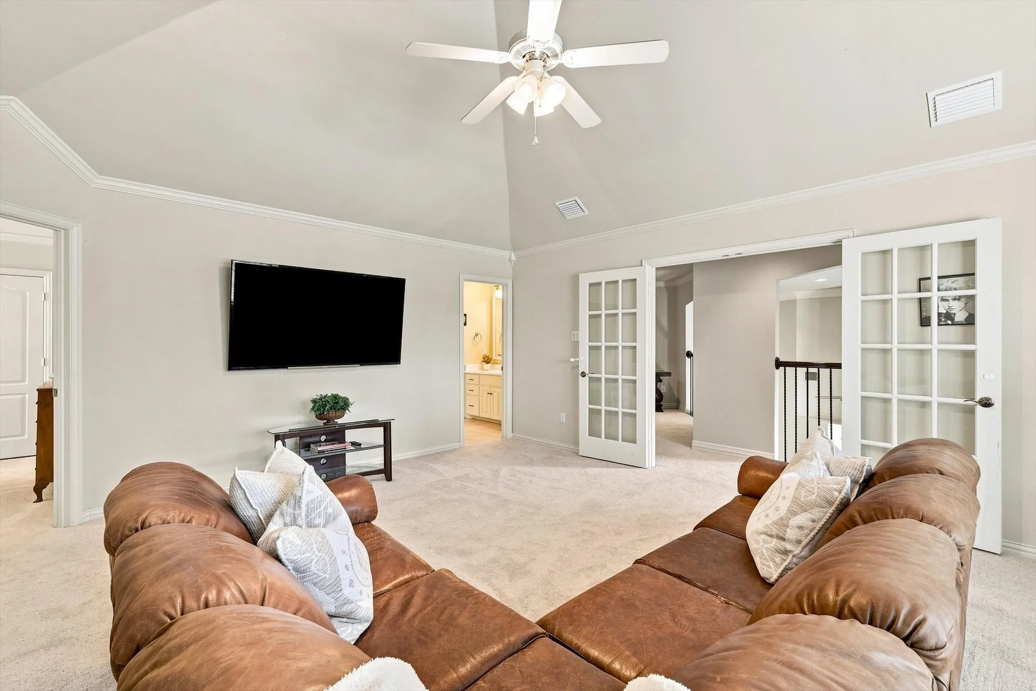Single Family Residence For Sale in Tarrant County , 1208 Merlot Drive, Southlake, Texas 76092, 4 Bedroom, 4 Bathroom, 3 Garage spaces, 3,800 Sqft, built in 2001, mls#21368345, Real Estate Agent in Southlake, Homes For Sale in Tarrant county, Homes For Sale in Southlake, Realtor in Southlake Texas, Real Estate Brokerage Independent Realty Texas, Luminita Cordes Realtor