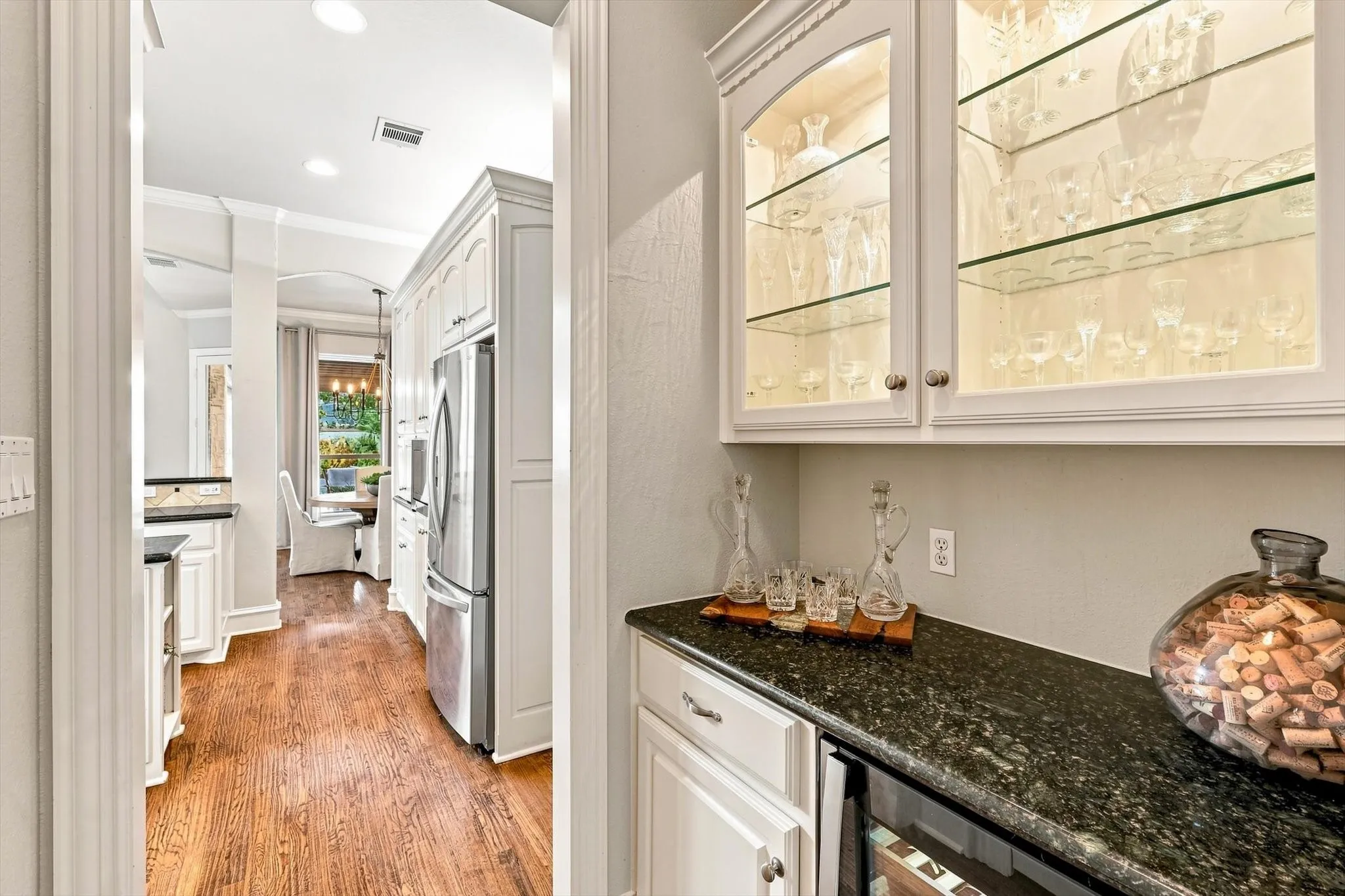 Single Family Residence For Sale in Tarrant County , 1208 Merlot Drive, Southlake, Texas 76092, 4 Bedroom, 4 Bathroom, 3 Garage spaces, 3,800 Sqft, built in 2001, mls#21368345, Real Estate Agent in Southlake, Homes For Sale in Tarrant county, Homes For Sale in Southlake, Realtor in Southlake Texas, Real Estate Brokerage Independent Realty Texas, Luminita Cordes Realtor