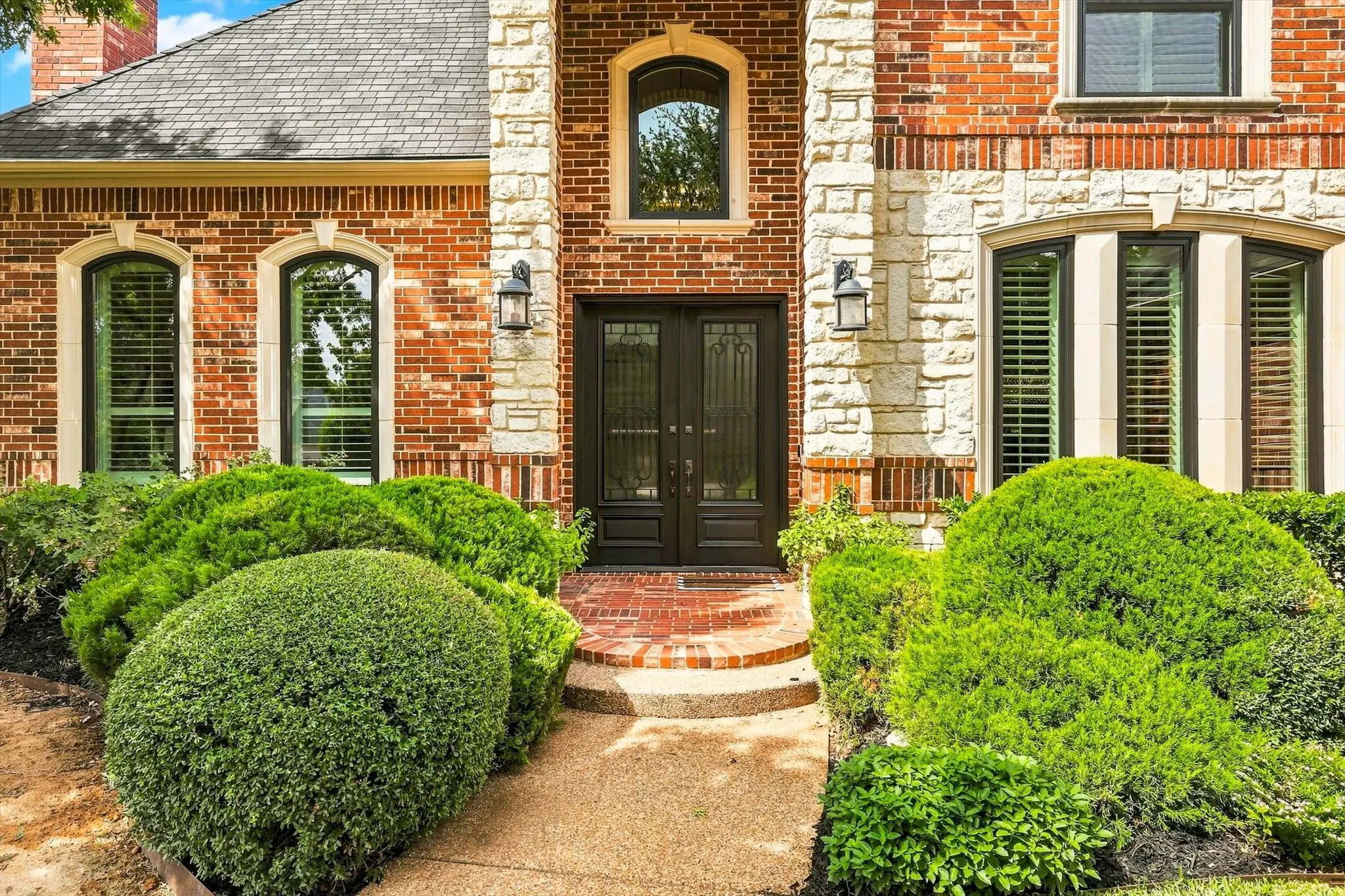 Single Family Residence For Sale in Tarrant County , 1208 Merlot Drive, Southlake, Texas 76092, 4 Bedroom, 4 Bathroom, 3 Garage spaces, 3,800 Sqft, built in 2001, mls#21368345, Real Estate Agent in Southlake, Homes For Sale in Tarrant county, Homes For Sale in Southlake, Realtor in Southlake Texas, Real Estate Brokerage Independent Realty Texas, Luminita Cordes Realtor