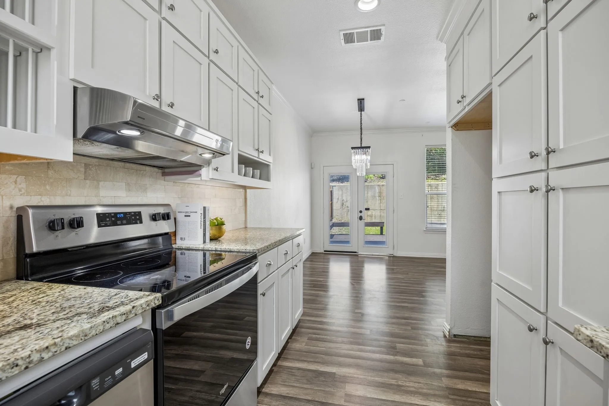 Single Family Residence For Rent in Dallas County , 2113 Parkview, Carrollton, Texas 75006, 2 Bedroom, 3 Bathroom, 2 Garage spaces, 1,428 Sqft, built in 2007, mls#21369577, Real Estate Agent in Carrollton, Homes For Rent in Dallas county, Homes For Rent in Carrollton, Realtor in Carrollton Texas, Real Estate Brokerage Independent Realty Texas, Luminita Cordes Realtor