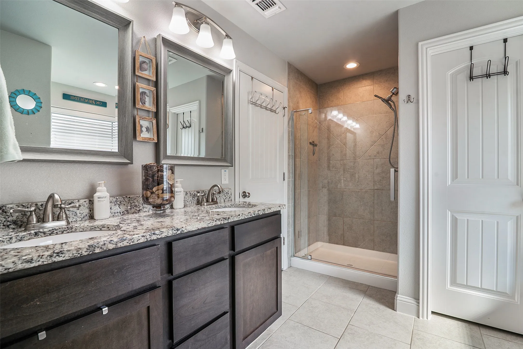 Single Family Residence For Sale in Grayson County , 3514 Hanan Street, Sherman, Texas 75092, 3 Bedroom, 2 Bathroom, 2 Garage spaces, 1,726 Sqft, built in 2019, mls#21370671, Real Estate Agent in Sherman, Homes For Sale in Grayson county, Homes For Sale in Sherman, Realtor in Sherman Texas, Real Estate Brokerage Independent Realty Texas, Luminita Cordes Realtor