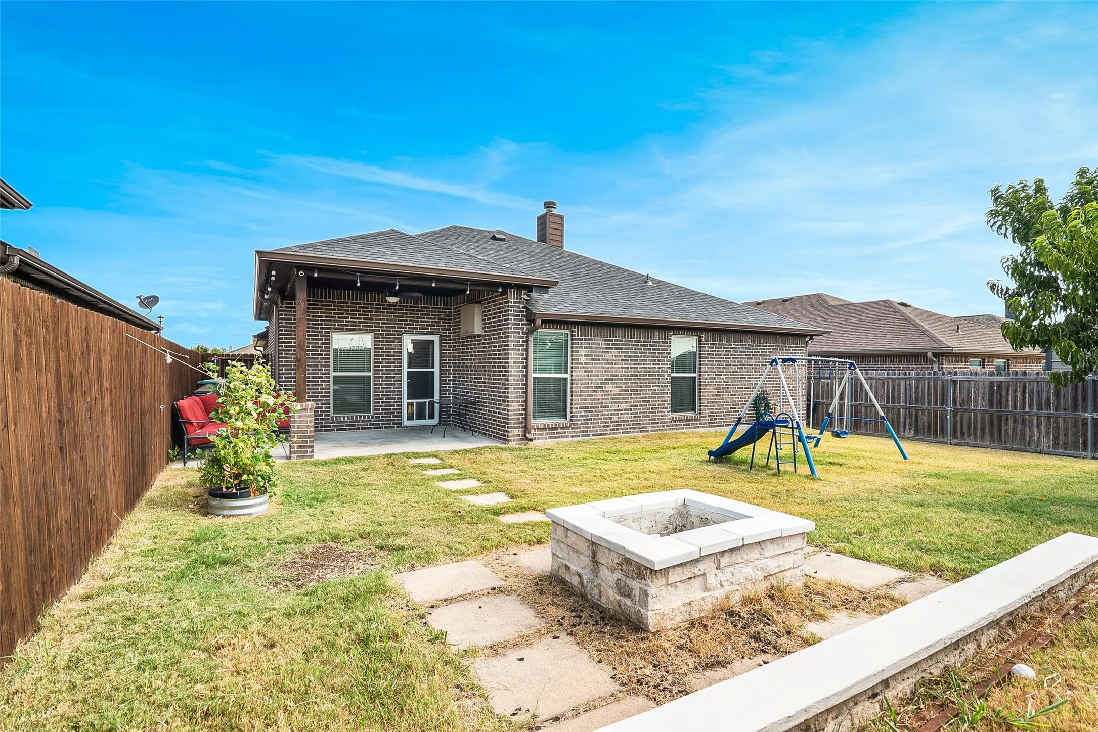 Single Family Residence For Sale in Grayson County , 3514 Hanan Street, Sherman, Texas 75092, 3 Bedroom, 2 Bathroom, 2 Garage spaces, 1,726 Sqft, built in 2019, mls#21370671, Real Estate Agent in Sherman, Homes For Sale in Grayson county, Homes For Sale in Sherman, Realtor in Sherman Texas, Real Estate Brokerage Independent Realty Texas, Luminita Cordes Realtor