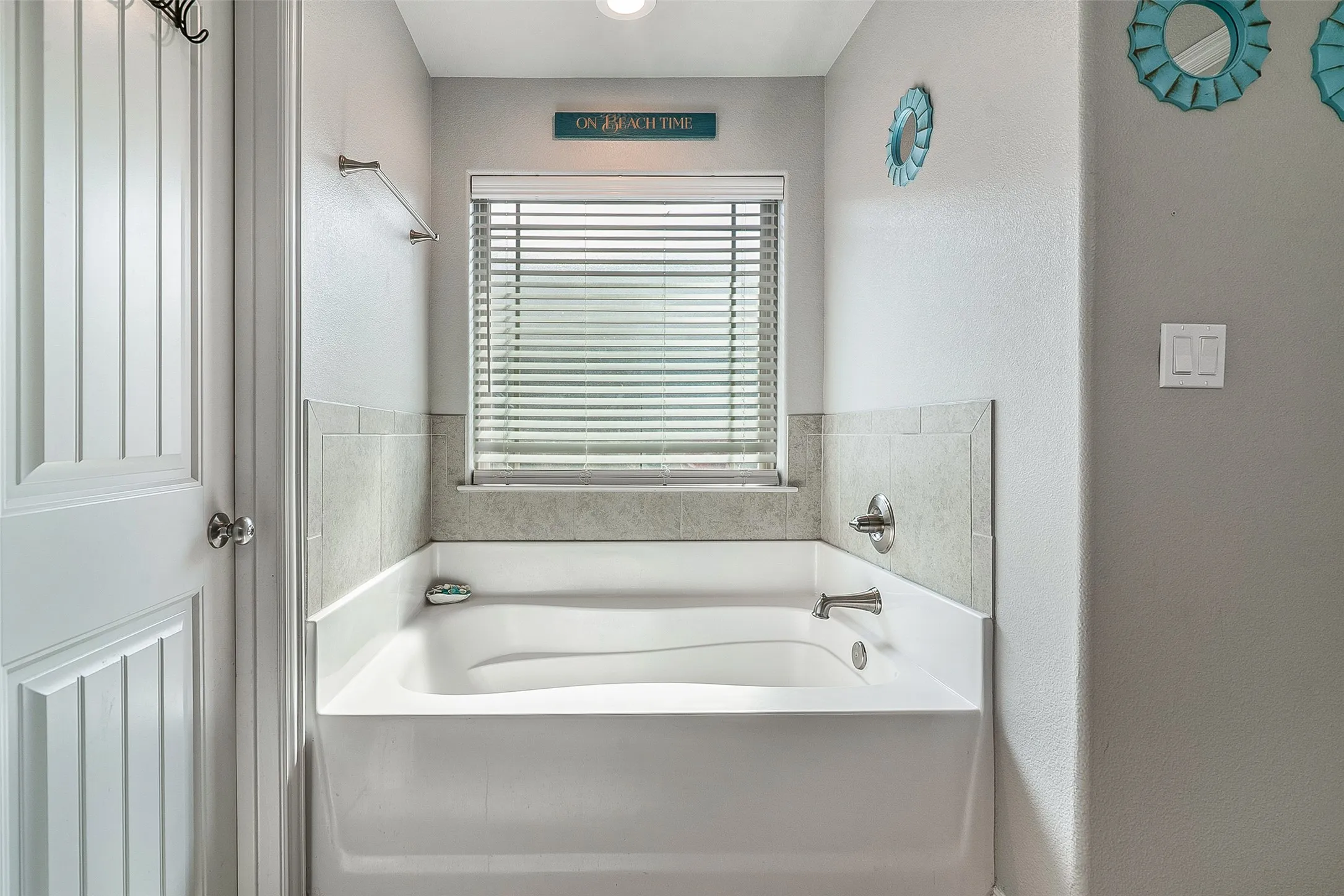 Single Family Residence For Sale in Grayson County , 3514 Hanan Street, Sherman, Texas 75092, 3 Bedroom, 2 Bathroom, 2 Garage spaces, 1,726 Sqft, built in 2019, mls#21370671, Real Estate Agent in Sherman, Homes For Sale in Grayson county, Homes For Sale in Sherman, Realtor in Sherman Texas, Real Estate Brokerage Independent Realty Texas, Luminita Cordes Realtor