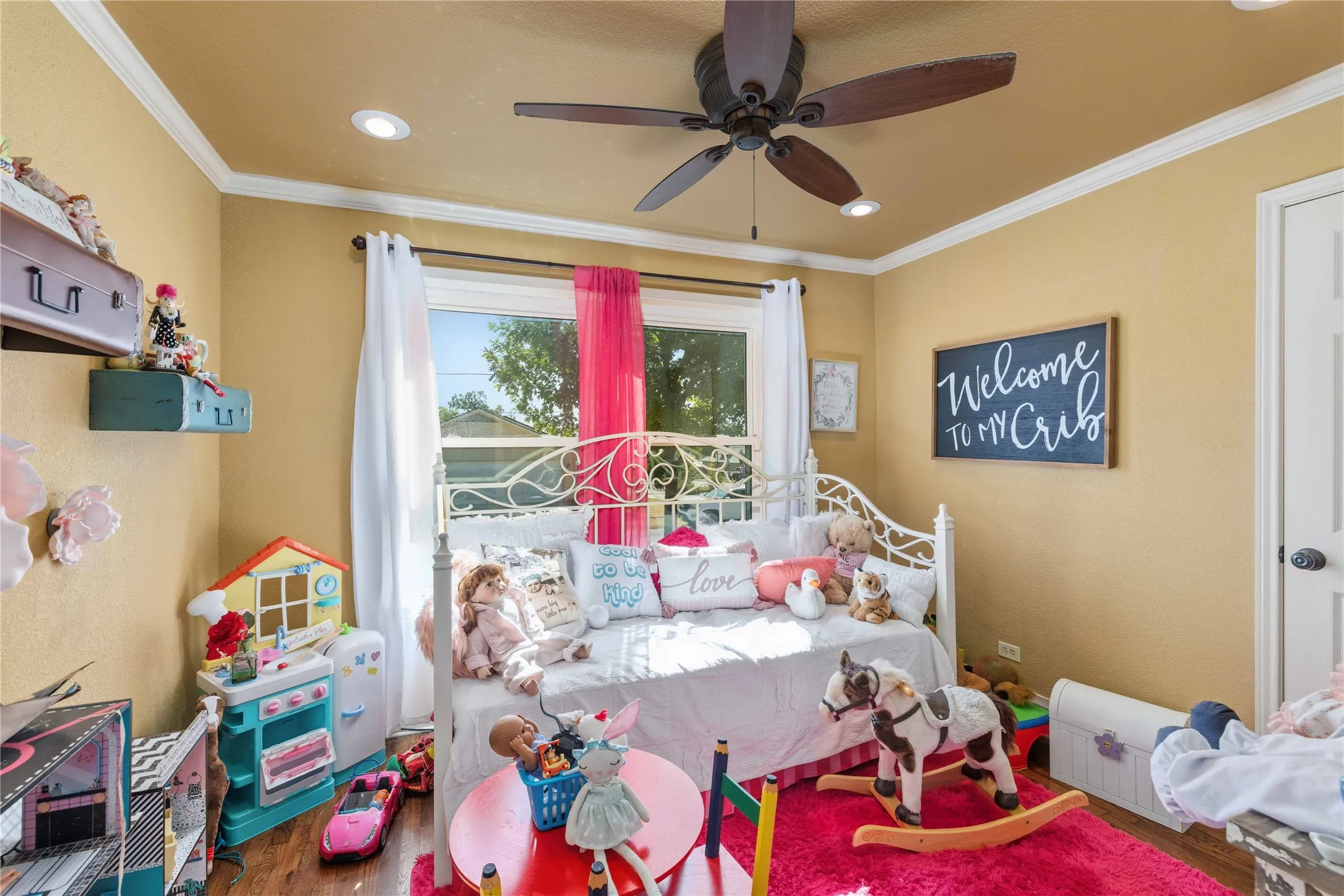 A bedroom any one would enjoy
