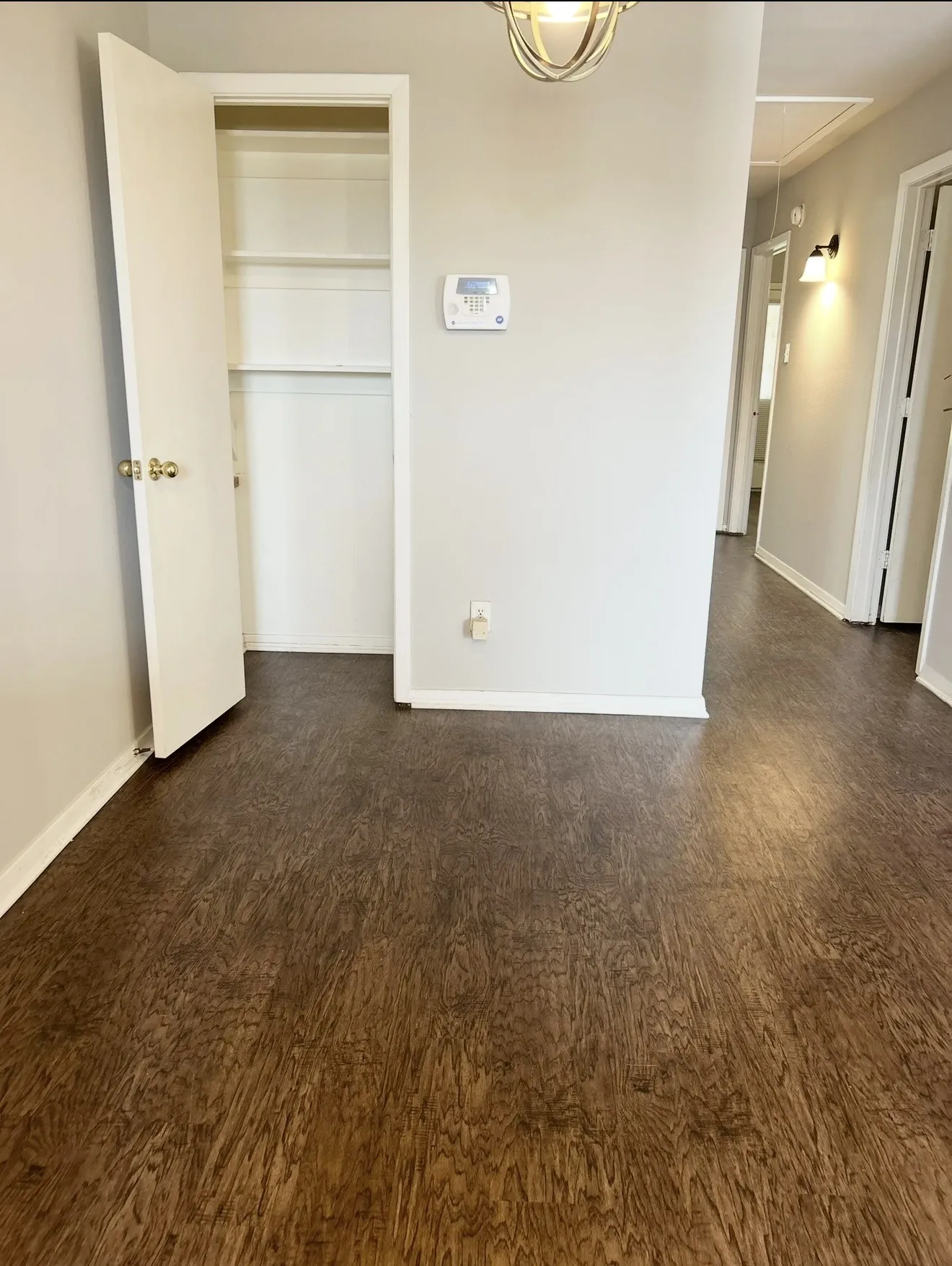 Quadruplex For Rent in Tarrant County , 508 Ingram Street D, White Settlement, Texas 76108, 3 Bedroom, 2 Bathroom, Garage spaces, 1,022 Sqft, built in 2007, mls#21367552, Real Estate Agent in White Settlement, Homes For Rent in Tarrant county, Homes For Rent in White Settlement, Realtor in White Settlement Texas, Real Estate Brokerage Independent Realty Texas, Luminita Cordes Realtor
