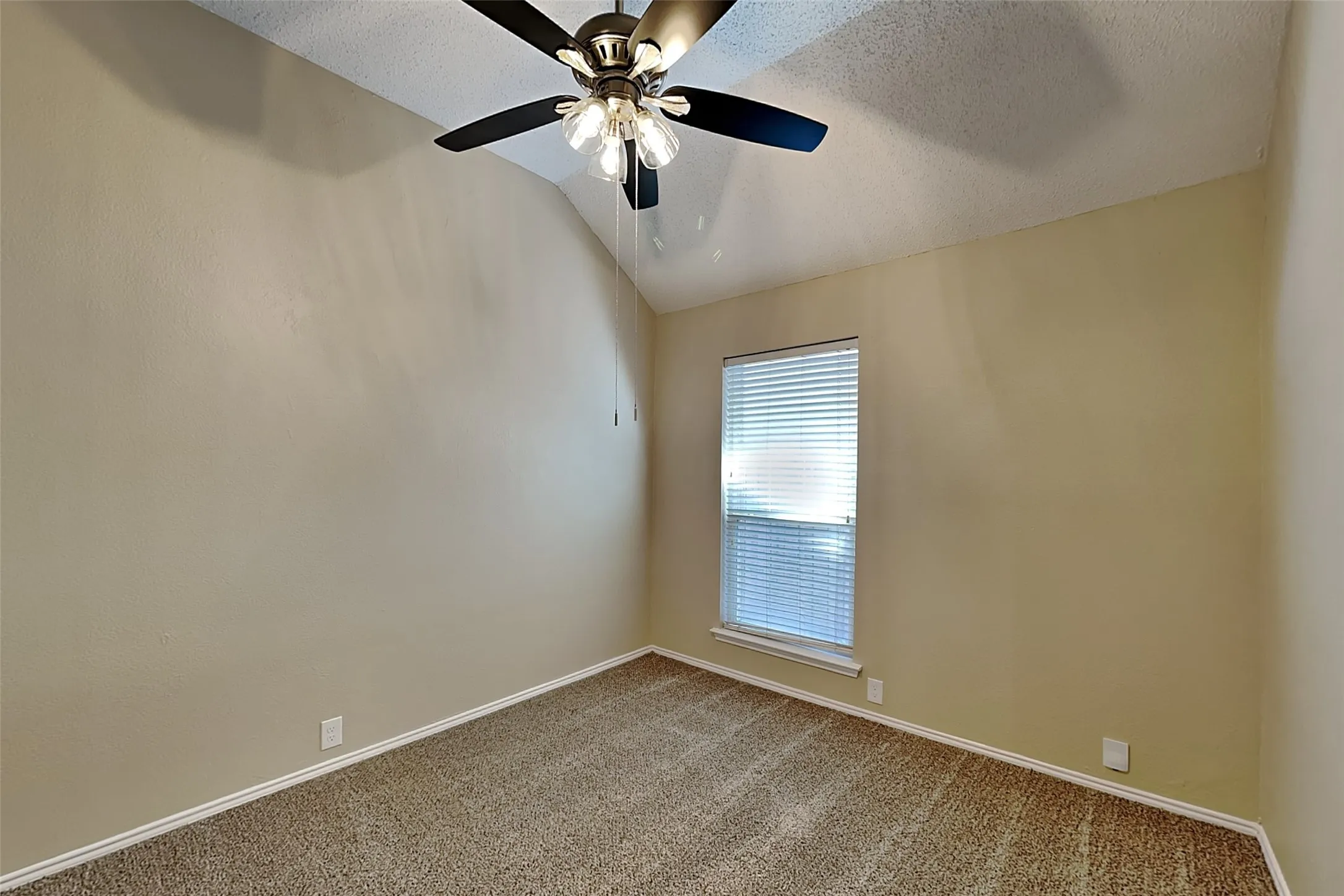 Single Family Residence For Rent in Tarrant County , 4733 Parkmount Drive, Fort Worth, Texas 76137, 3 Bedroom, 2 Bathroom, 2 Garage spaces, 1,768 Sqft, built in 2000, mls#21371846, Real Estate Agent in Fort Worth, Homes For Rent in Tarrant county, Homes For Rent in Fort Worth, Realtor in Fort Worth Texas, Real Estate Brokerage Independent Realty Texas, Luminita Cordes Realtor