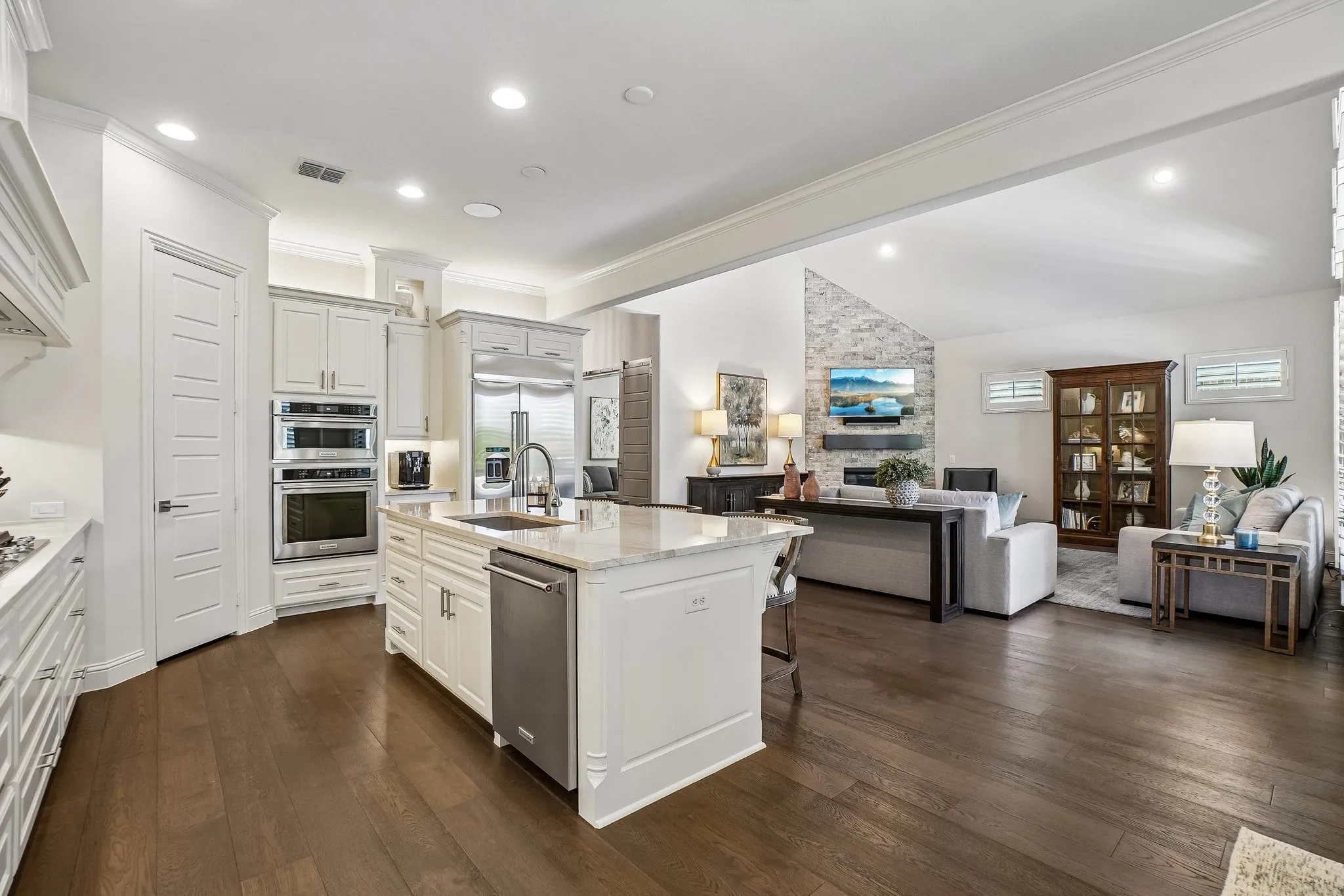 Single Family Residence For Sale in Denton County , 150 Freesia Drive, Flower Mound, Texas 75028, 3 Bedroom, 3 Bathroom, 2 Garage spaces, 3,034 Sqft, built in 2019, mls#21371727, Real Estate Agent in Flower Mound, Homes For Sale in Denton county, Homes For Sale in Flower Mound, Realtor in Flower Mound Texas, Real Estate Brokerage Independent Realty Texas, Luminita Cordes Realtor