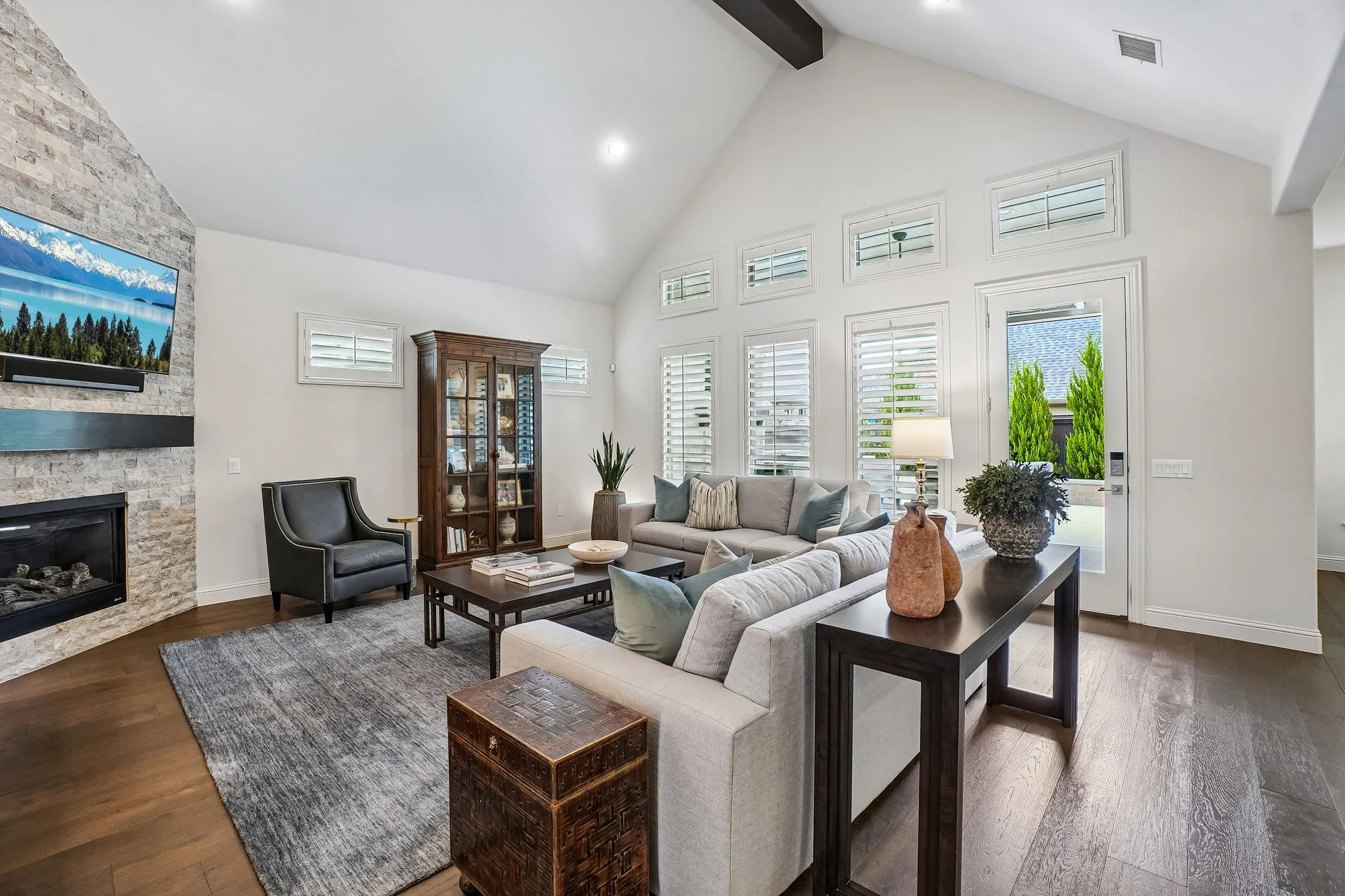 Single Family Residence For Sale in Denton County , 150 Freesia Drive, Flower Mound, Texas 75028, 3 Bedroom, 3 Bathroom, 2 Garage spaces, 3,034 Sqft, built in 2019, mls#21371727, Real Estate Agent in Flower Mound, Homes For Sale in Denton county, Homes For Sale in Flower Mound, Realtor in Flower Mound Texas, Real Estate Brokerage Independent Realty Texas, Luminita Cordes Realtor