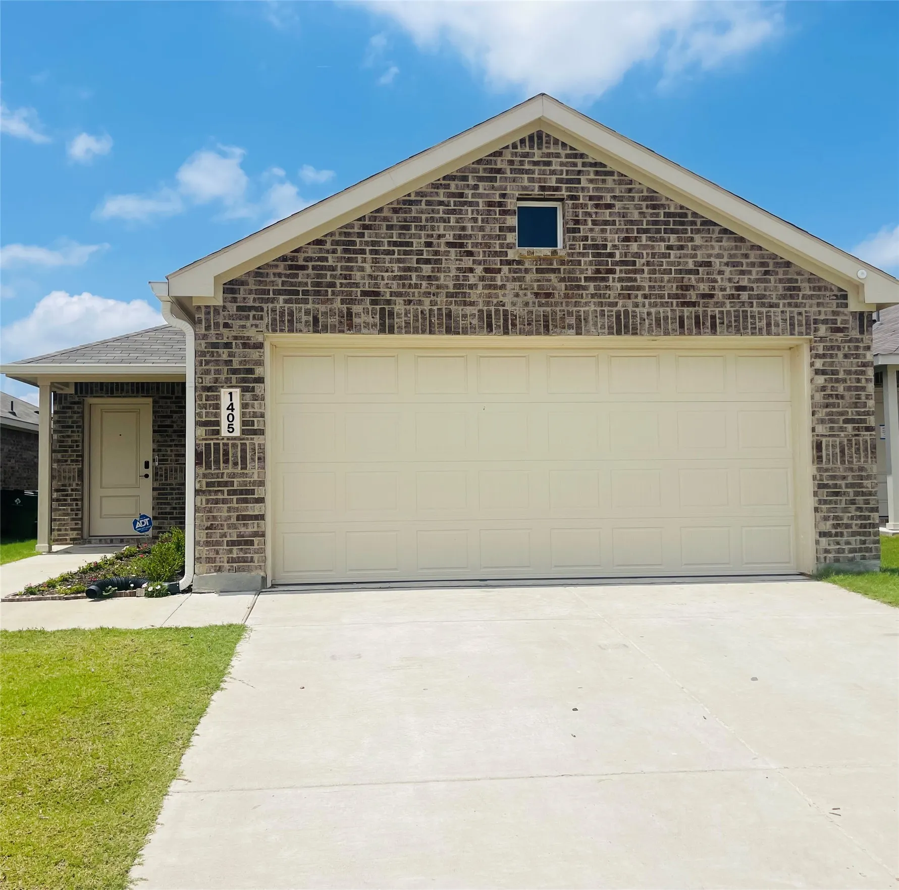 Single Family Residence For Rent in Kaufman County , 1405 Merlin Bluff Street, Forney, Texas 75126, 3 Bedroom, 2 Bathroom, 2 Garage spaces, 1,500 Sqft, built in 2024, mls#21371857, Real Estate Agent in Forney, Homes For Rent in Kaufman county, Homes For Rent in Forney, Realtor in Forney Texas, Real Estate Brokerage Independent Realty Texas, Luminita Cordes Realtor