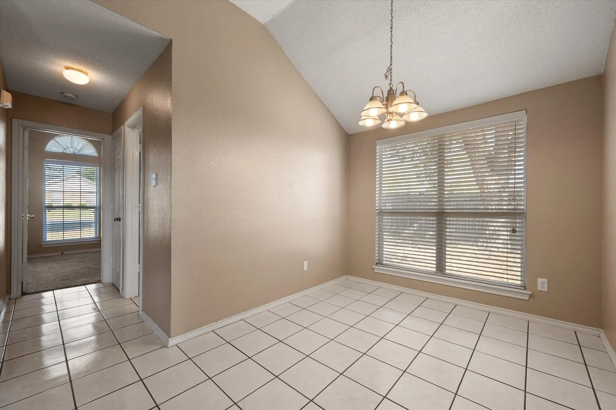 Single Family Residence For Sale in Johnson County , 1212 Charles Drive, Alvarado, Texas 76009, 3 Bedroom, 2 Bathroom, 2 Garage spaces, 1,310 Sqft, built in 1998, mls#21371665, Real Estate Agent in Alvarado, Homes For Sale in Johnson county, Homes For Sale in Alvarado, Realtor in Alvarado Texas, Real Estate Brokerage Independent Realty Texas, Luminita Cordes Realtor