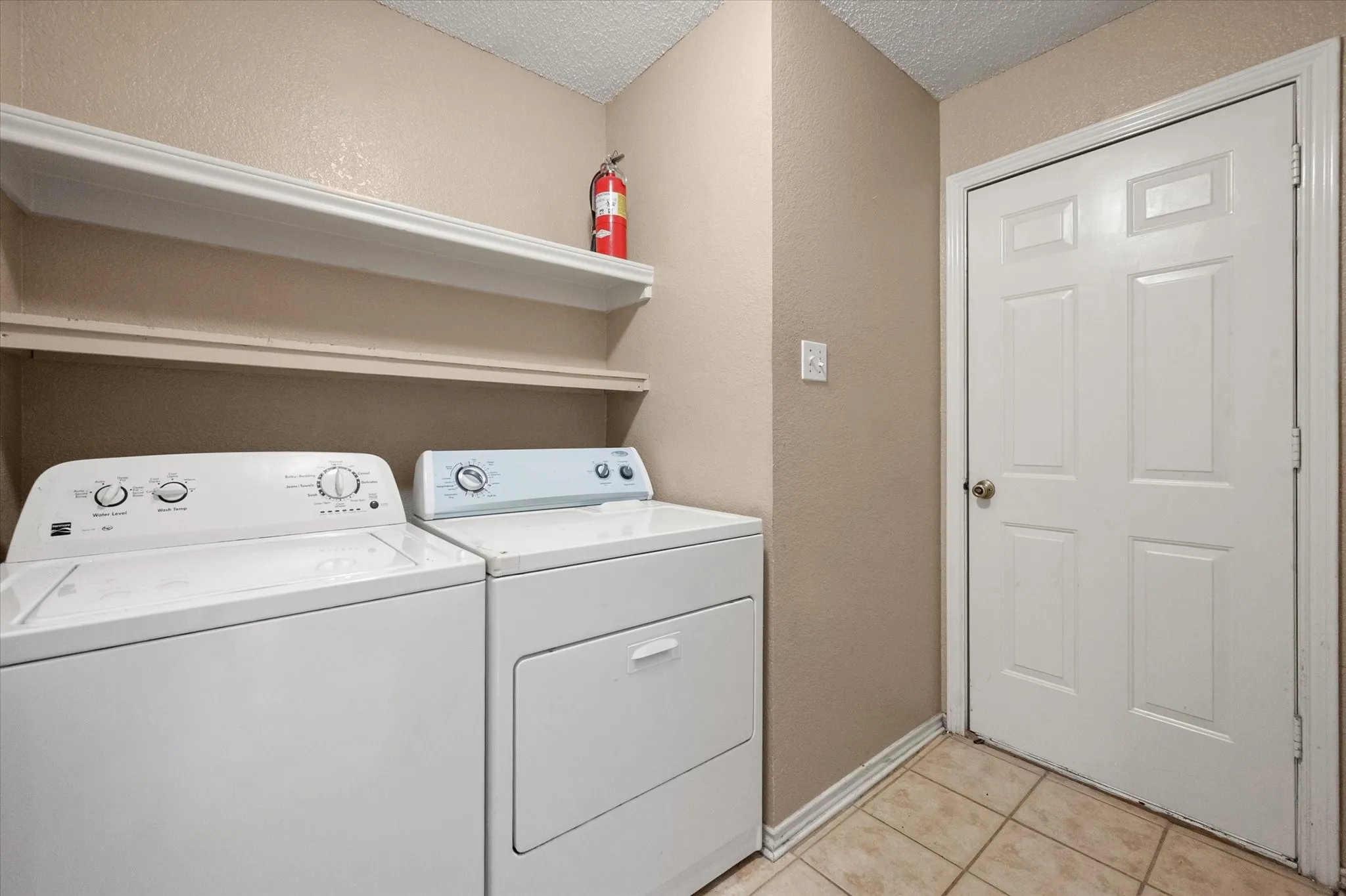 Single Family Residence For Sale in Johnson County , 1212 Charles Drive, Alvarado, Texas 76009, 3 Bedroom, 2 Bathroom, 2 Garage spaces, 1,310 Sqft, built in 1998, mls#21371665, Real Estate Agent in Alvarado, Homes For Sale in Johnson county, Homes For Sale in Alvarado, Realtor in Alvarado Texas, Real Estate Brokerage Independent Realty Texas, Luminita Cordes Realtor