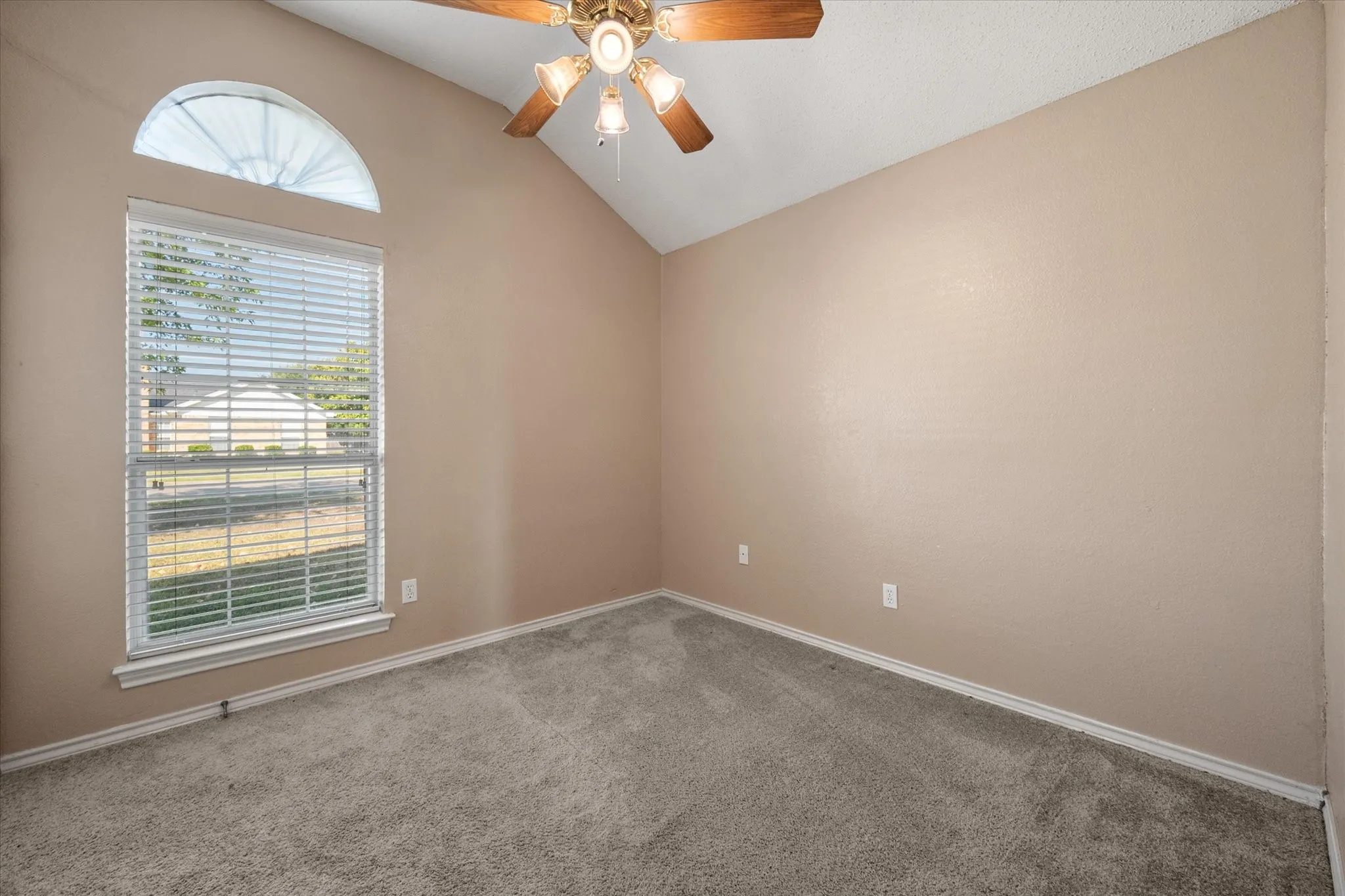 Single Family Residence For Sale in Johnson County , 1212 Charles Drive, Alvarado, Texas 76009, 3 Bedroom, 2 Bathroom, 2 Garage spaces, 1,310 Sqft, built in 1998, mls#21371665, Real Estate Agent in Alvarado, Homes For Sale in Johnson county, Homes For Sale in Alvarado, Realtor in Alvarado Texas, Real Estate Brokerage Independent Realty Texas, Luminita Cordes Realtor