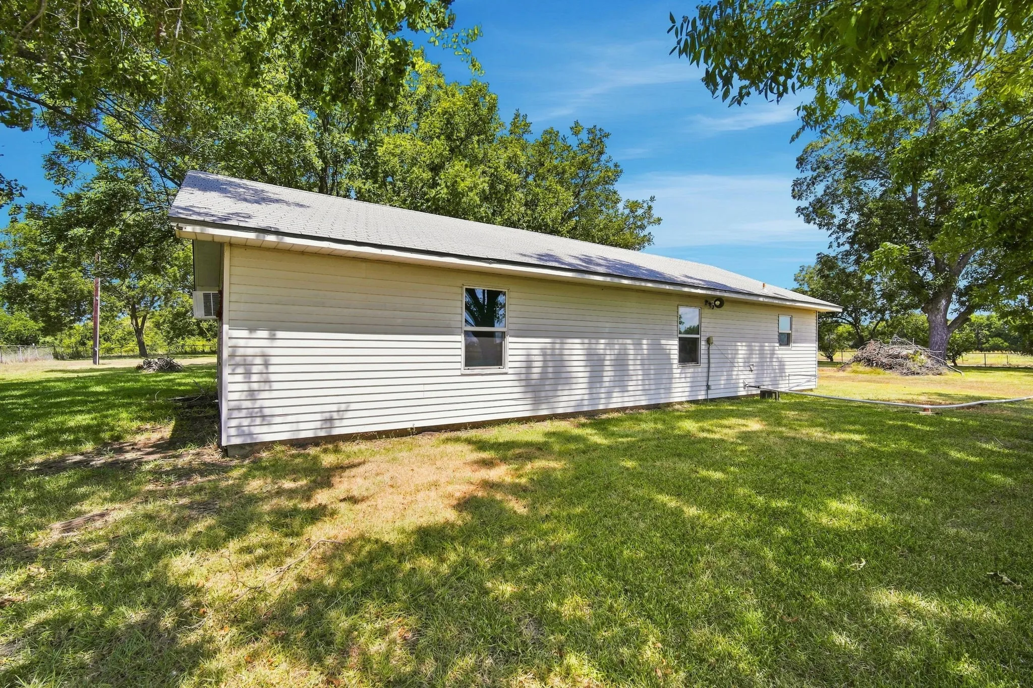 Improved Land For Sale in Ellis County , 501 Chaparall Road, Ferris, Texas 75125, 0, 0, Garage spaces, 0 Sqft, built in 1962, mls#21371865, Real Estate Agent in Ferris, Homes For Sale in Ellis county, Homes For Sale in Ferris, Realtor in Ferris Texas, Real Estate Brokerage Independent Realty Texas, Luminita Cordes Realtor