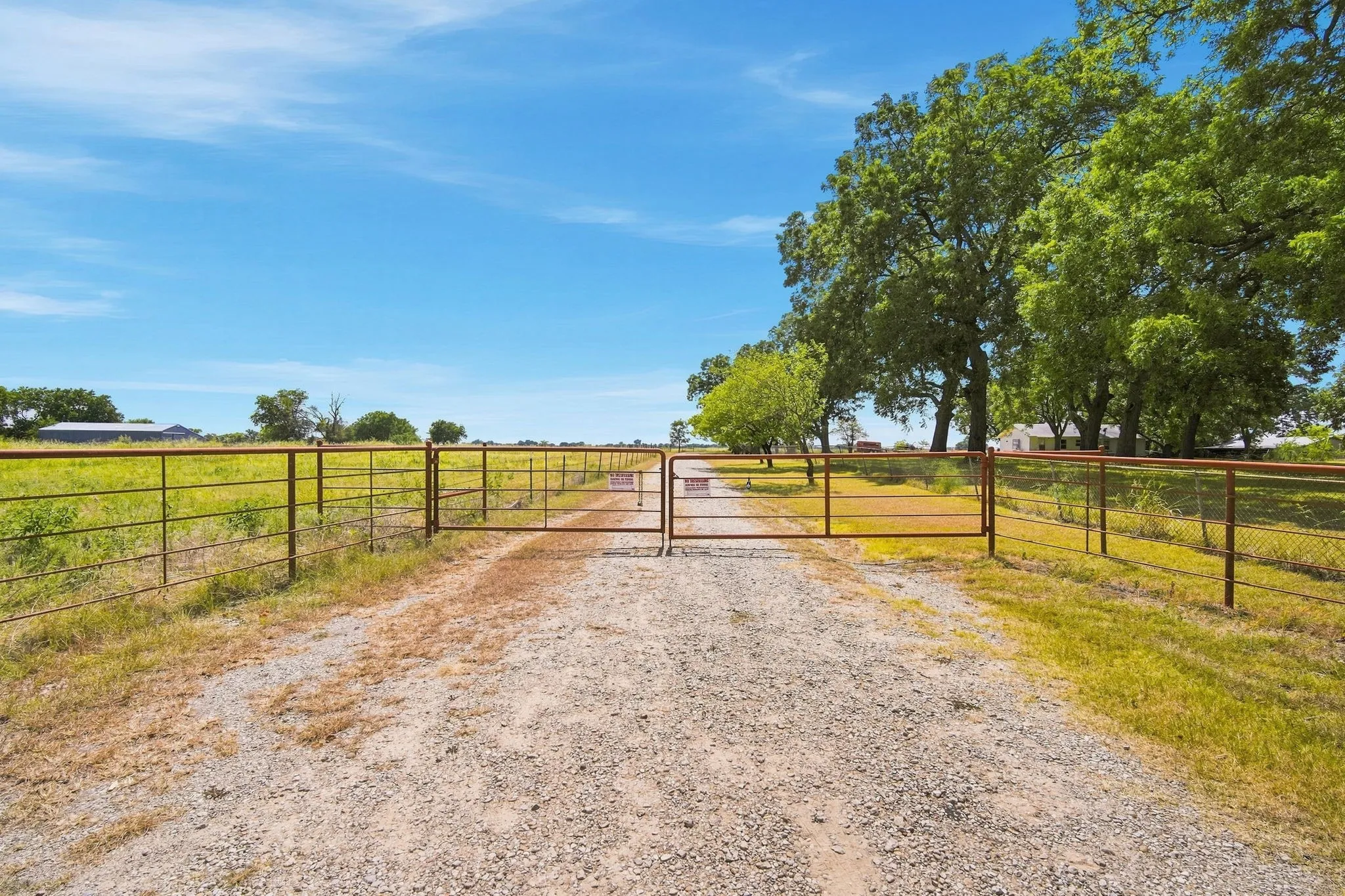 Improved Land For Sale in Ellis County , 501 Chaparall Road, Ferris, Texas 75125, 0, 0, Garage spaces, 0 Sqft, built in 1962, mls#21371865, Real Estate Agent in Ferris, Homes For Sale in Ellis county, Homes For Sale in Ferris, Realtor in Ferris Texas, Real Estate Brokerage Independent Realty Texas, Luminita Cordes Realtor