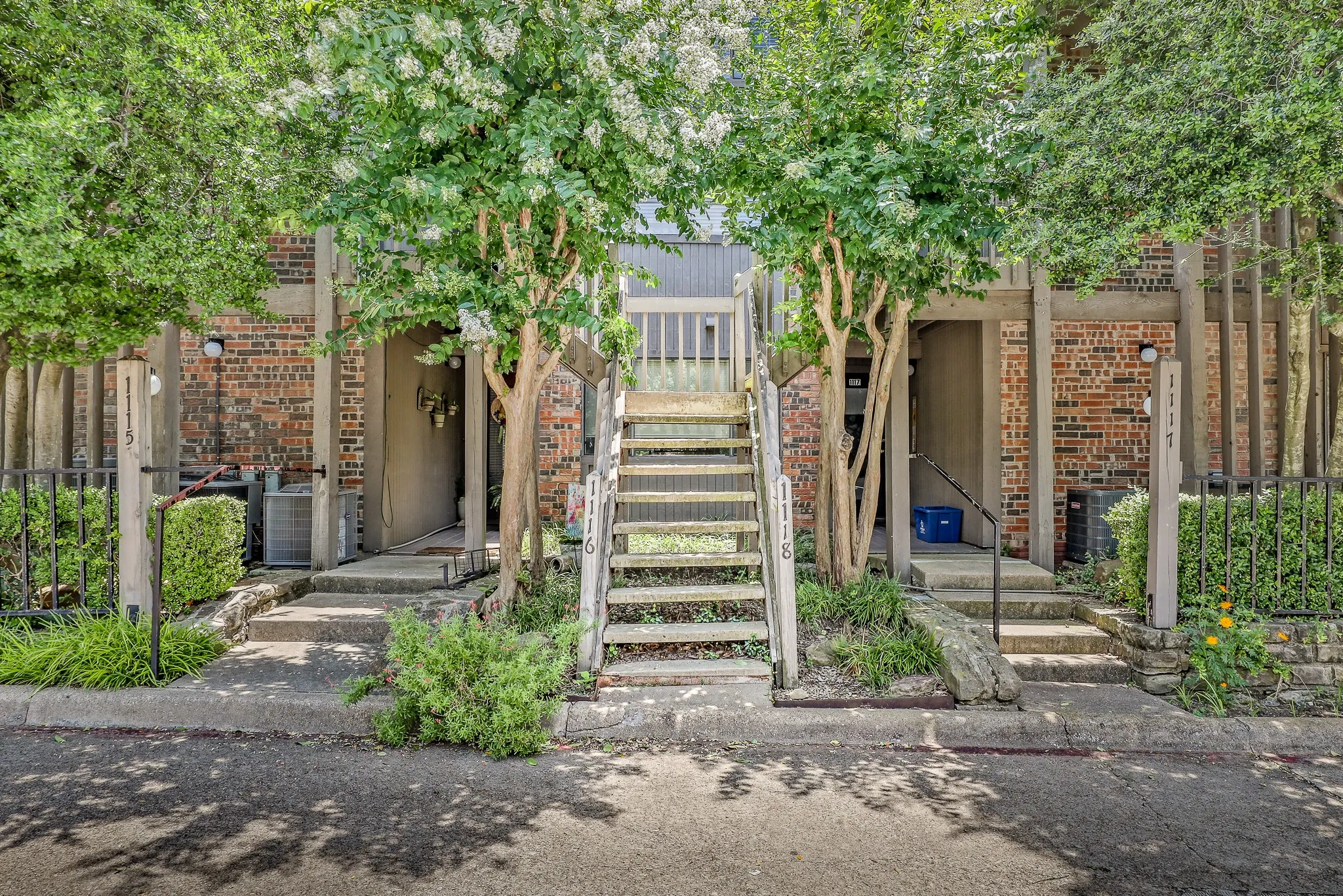 Condominium For Sale in Rockwall County , 1118 Signal Ridge Place, Rockwall, Texas 75032, 3 Bedroom, 2 Bathroom, Garage spaces, 1,578 Sqft, built in 1985, mls#21371131, Real Estate Agent in Rockwall, Homes For Sale in Rockwall county, Homes For Sale in Rockwall, Realtor in Rockwall Texas, Real Estate Brokerage Independent Realty Texas, Luminita Cordes Realtor