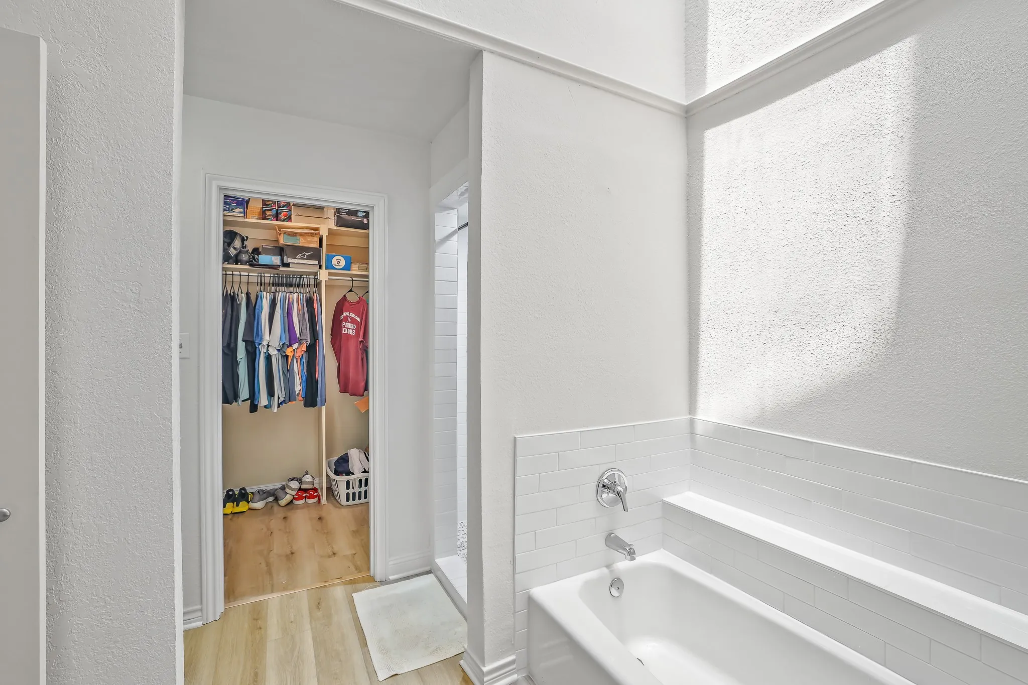 Condominium For Sale in Rockwall County , 1118 Signal Ridge Place, Rockwall, Texas 75032, 3 Bedroom, 2 Bathroom, Garage spaces, 1,578 Sqft, built in 1985, mls#21371131, Real Estate Agent in Rockwall, Homes For Sale in Rockwall county, Homes For Sale in Rockwall, Realtor in Rockwall Texas, Real Estate Brokerage Independent Realty Texas, Luminita Cordes Realtor