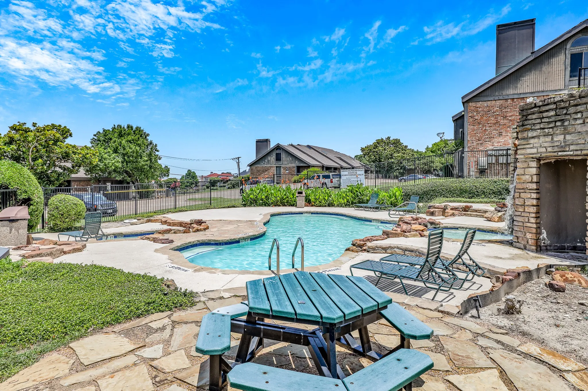 Condominium For Sale in Rockwall County , 1118 Signal Ridge Place, Rockwall, Texas 75032, 3 Bedroom, 2 Bathroom, Garage spaces, 1,578 Sqft, built in 1985, mls#21371131, Real Estate Agent in Rockwall, Homes For Sale in Rockwall county, Homes For Sale in Rockwall, Realtor in Rockwall Texas, Real Estate Brokerage Independent Realty Texas, Luminita Cordes Realtor