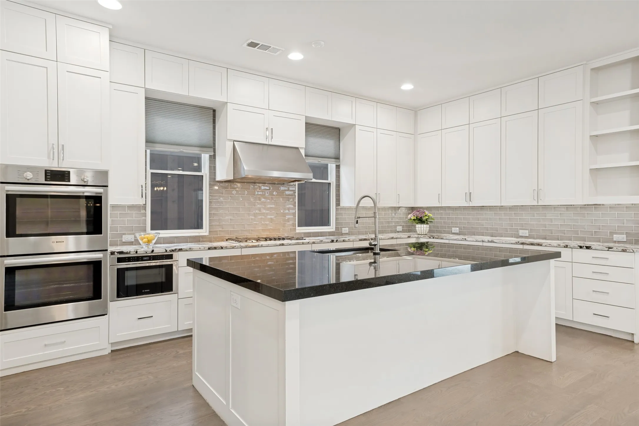 Single Family Residence For Sale in Dallas County , 7714 Roper Street, Dallas, Texas 75209, 4 Bedroom, 3 Bathroom, 2 Garage spaces, 3,713 Sqft, built in 2018, mls#21371203, Real Estate Agent in Dallas, Homes For Sale in Dallas county, Homes For Sale in Dallas, Realtor in Dallas Texas, Real Estate Brokerage Independent Realty Texas, Luminita Cordes Realtor