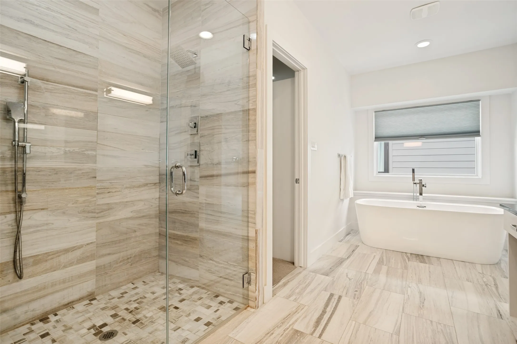 Single Family Residence For Sale in Dallas County , 7714 Roper Street, Dallas, Texas 75209, 4 Bedroom, 3 Bathroom, 2 Garage spaces, 3,713 Sqft, built in 2018, mls#21371203, Real Estate Agent in Dallas, Homes For Sale in Dallas county, Homes For Sale in Dallas, Realtor in Dallas Texas, Real Estate Brokerage Independent Realty Texas, Luminita Cordes Realtor