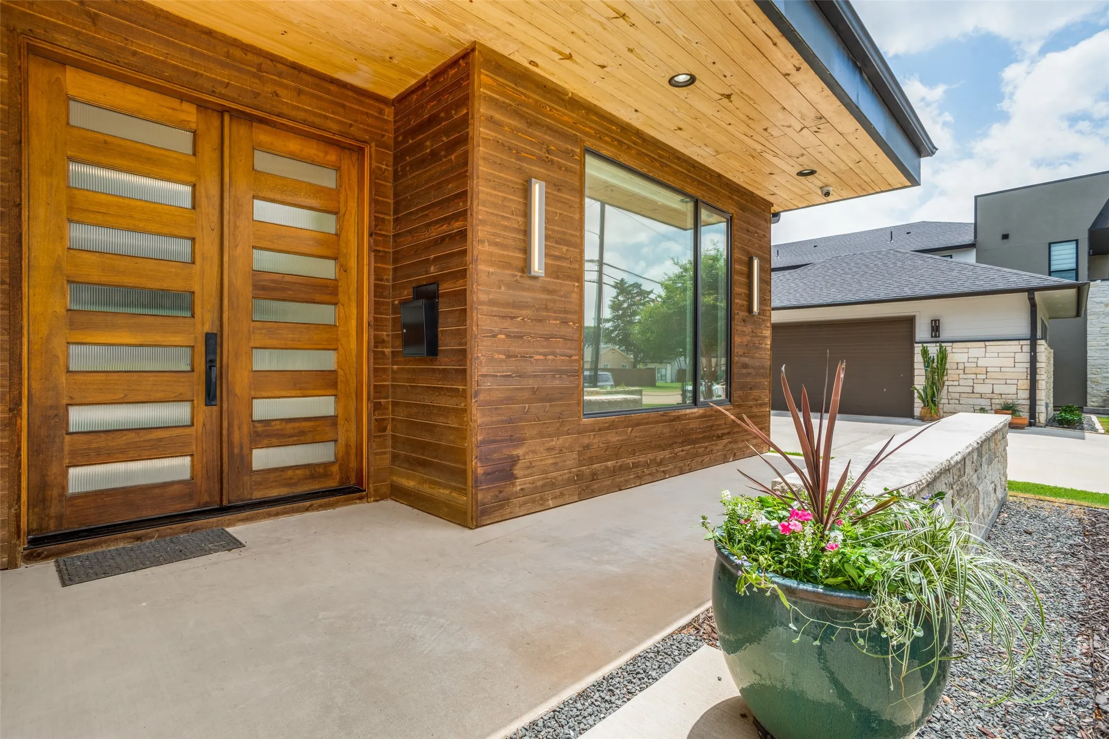 Single Family Residence For Sale in Dallas County , 7714 Roper Street, Dallas, Texas 75209, 4 Bedroom, 3 Bathroom, 2 Garage spaces, 3,713 Sqft, built in 2018, mls#21371203, Real Estate Agent in Dallas, Homes For Sale in Dallas county, Homes For Sale in Dallas, Realtor in Dallas Texas, Real Estate Brokerage Independent Realty Texas, Luminita Cordes Realtor
