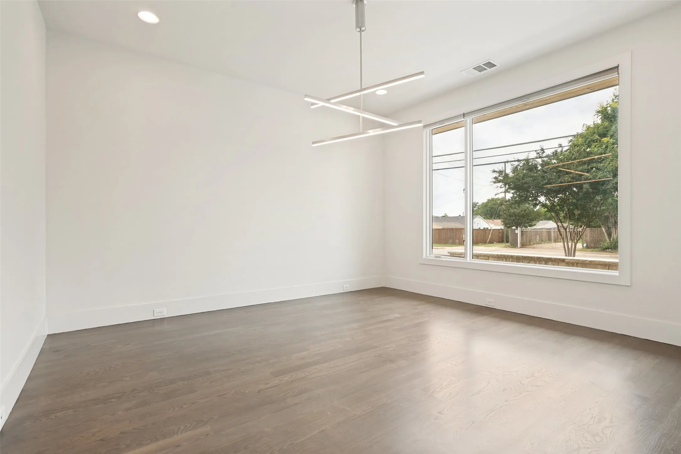 Single Family Residence For Sale in Dallas County , 7714 Roper Street, Dallas, Texas 75209, 4 Bedroom, 3 Bathroom, 2 Garage spaces, 3,713 Sqft, built in 2018, mls#21371203, Real Estate Agent in Dallas, Homes For Sale in Dallas county, Homes For Sale in Dallas, Realtor in Dallas Texas, Real Estate Brokerage Independent Realty Texas, Luminita Cordes Realtor