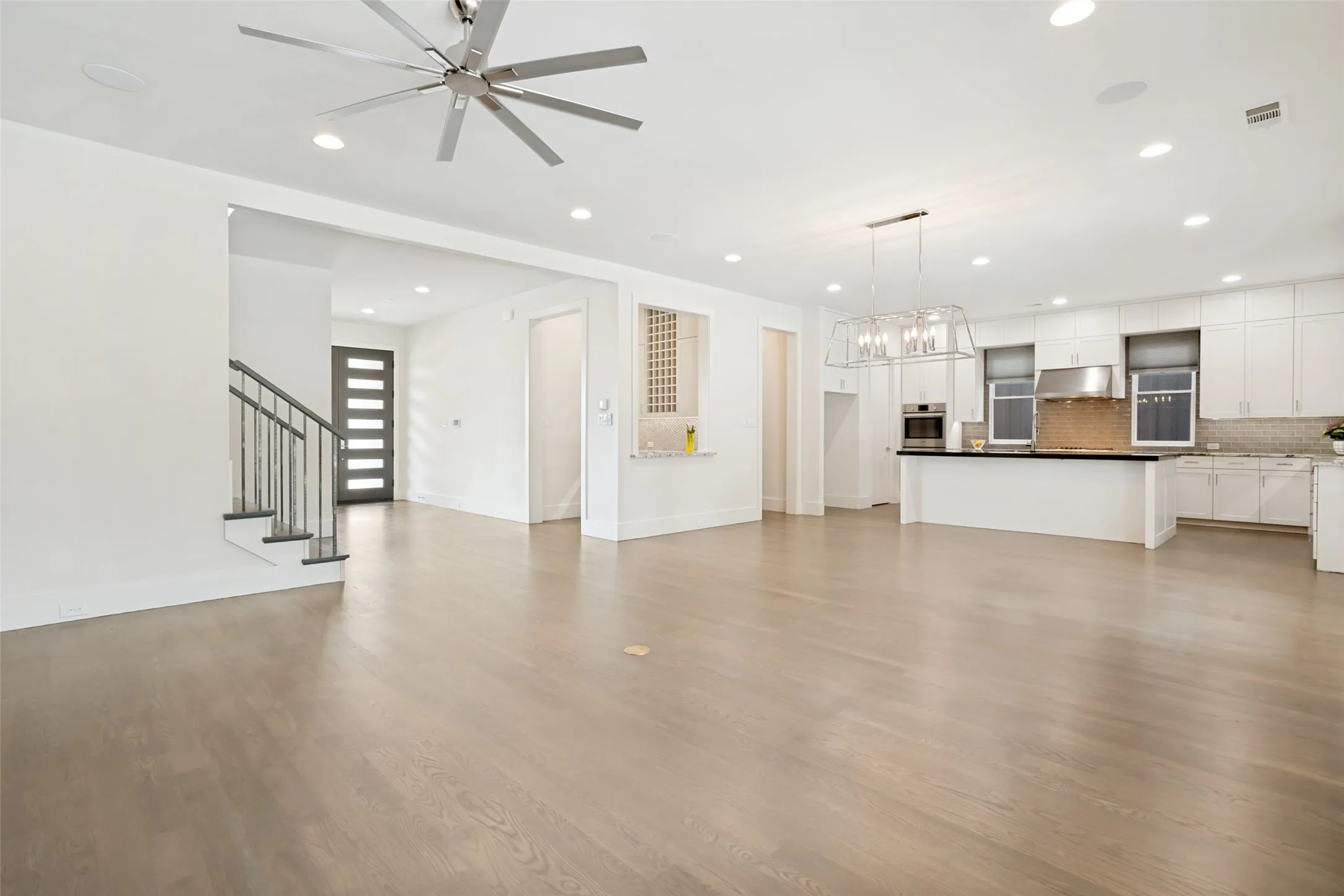 Single Family Residence For Sale in Dallas County , 7714 Roper Street, Dallas, Texas 75209, 4 Bedroom, 3 Bathroom, 2 Garage spaces, 3,713 Sqft, built in 2018, mls#21371203, Real Estate Agent in Dallas, Homes For Sale in Dallas county, Homes For Sale in Dallas, Realtor in Dallas Texas, Real Estate Brokerage Independent Realty Texas, Luminita Cordes Realtor