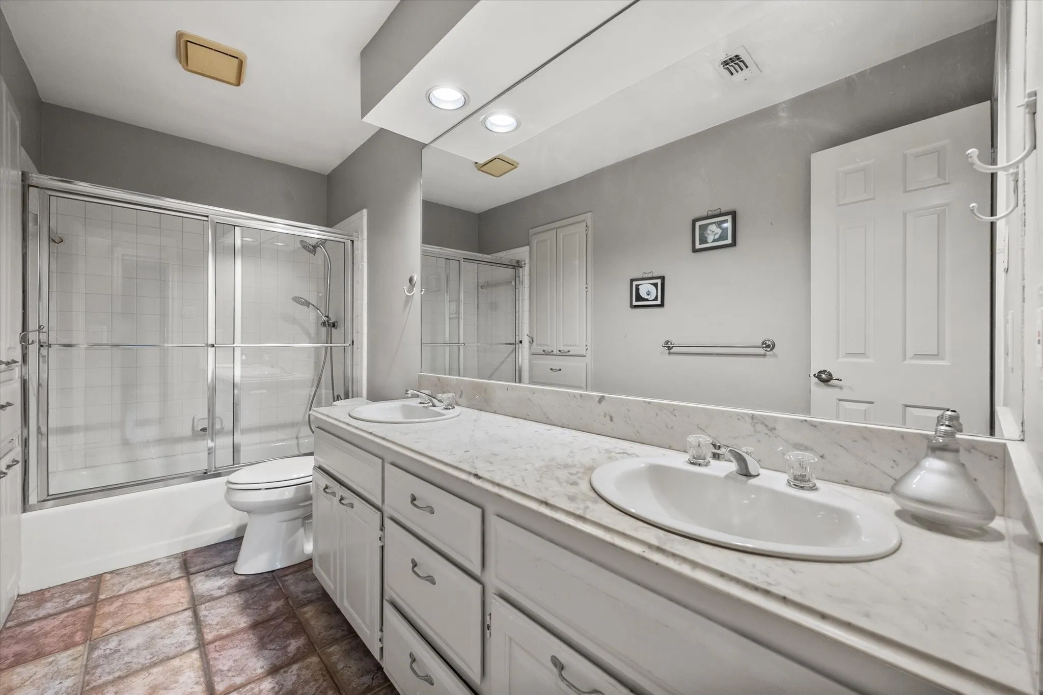 Secondary bathroom