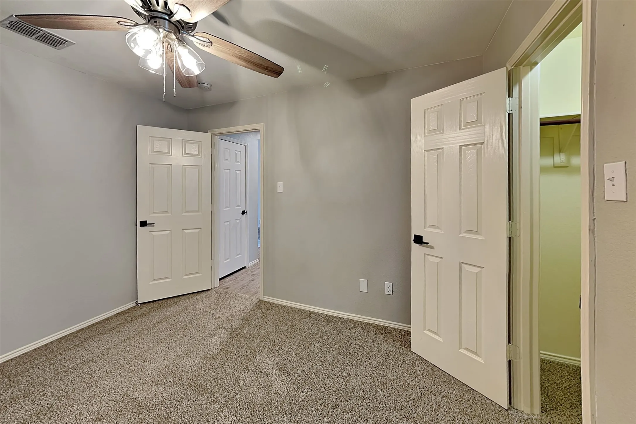 Single Family Residence For Rent in Tarrant County , 11828 Cottontail Drive, Fort Worth, Texas 76244, 3 Bedroom, 2 Bathroom, 2 Garage spaces, 1,462 Sqft, built in 2006, mls#21371863, Real Estate Agent in Fort Worth, Homes For Rent in Tarrant county, Homes For Rent in Fort Worth, Realtor in Fort Worth Texas, Real Estate Brokerage Independent Realty Texas, Luminita Cordes Realtor
