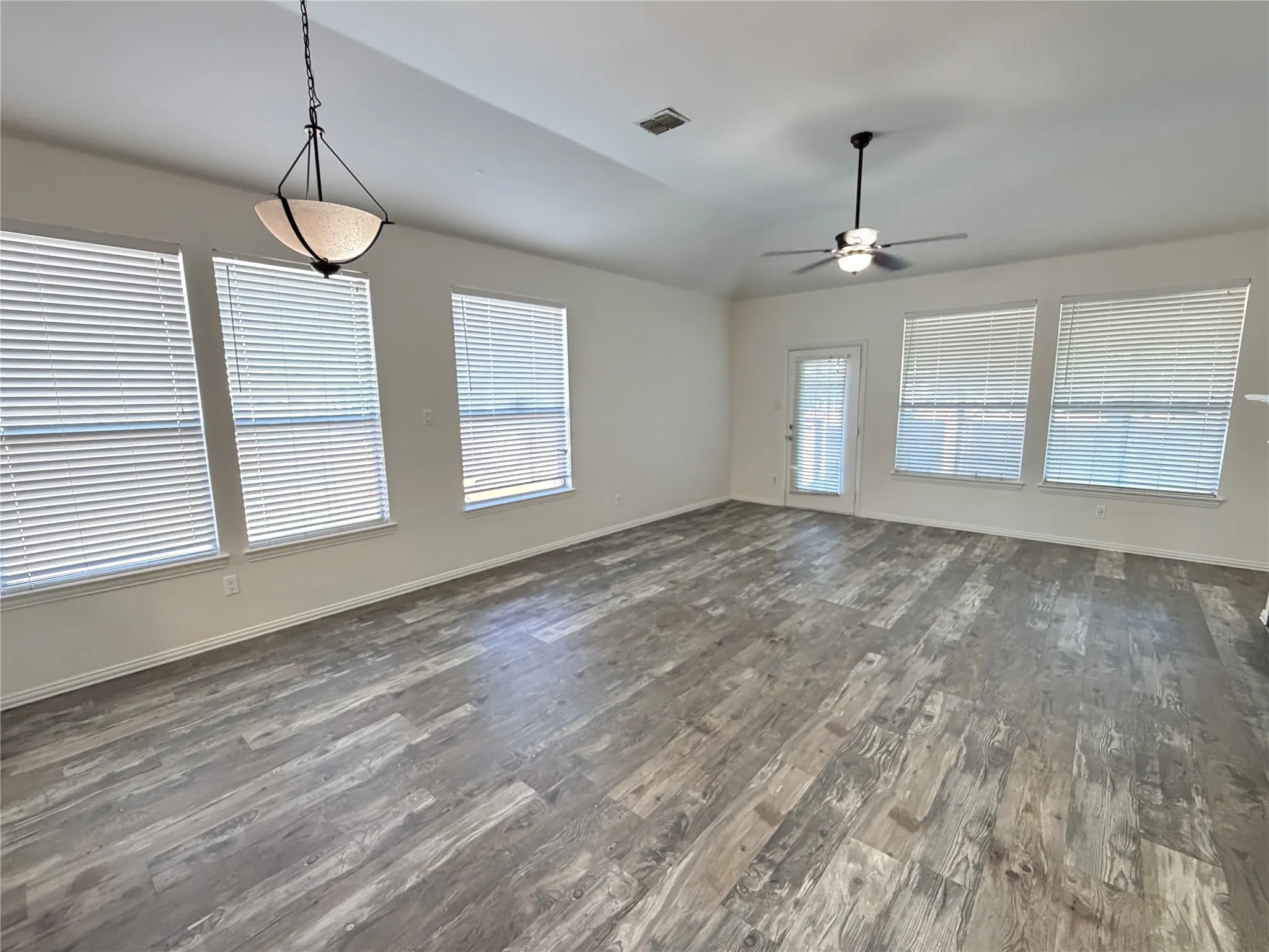 Single Family Residence For Rent in Tarrant County , 4916 Drexel Drive, Fort Worth, Texas 76137, 3 Bedroom, 2 Bathroom, 2 Garage spaces, 1,928 Sqft, built in 1998, mls#21371876, Real Estate Agent in Fort Worth, Homes For Rent in Tarrant county, Homes For Rent in Fort Worth, Realtor in Fort Worth Texas, Real Estate Brokerage Independent Realty Texas, Luminita Cordes Realtor