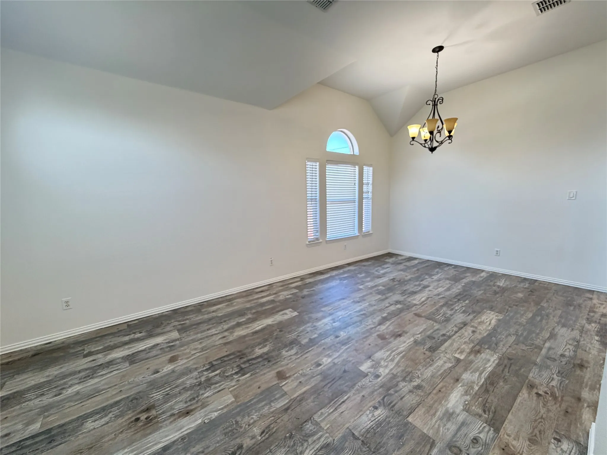 Single Family Residence For Rent in Tarrant County , 4916 Drexel Drive, Fort Worth, Texas 76137, 3 Bedroom, 2 Bathroom, 2 Garage spaces, 1,928 Sqft, built in 1998, mls#21371876, Real Estate Agent in Fort Worth, Homes For Rent in Tarrant county, Homes For Rent in Fort Worth, Realtor in Fort Worth Texas, Real Estate Brokerage Independent Realty Texas, Luminita Cordes Realtor