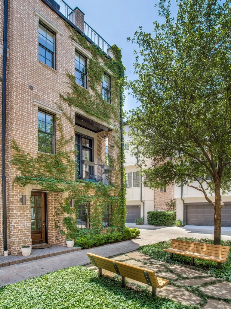 Townhouse For Rent in Dallas County , 2113 Minehampton Lane, Dallas, Texas 75201, 3 Bedroom, 4 Bathroom, 2 Garage spaces, 2,310 Sqft, built in 2014, mls#21366505, Real Estate Agent in Dallas, Homes For Rent in Dallas county, Homes For Rent in Dallas, Realtor in Dallas Texas, Real Estate Brokerage Independent Realty Texas, Luminita Cordes Realtor