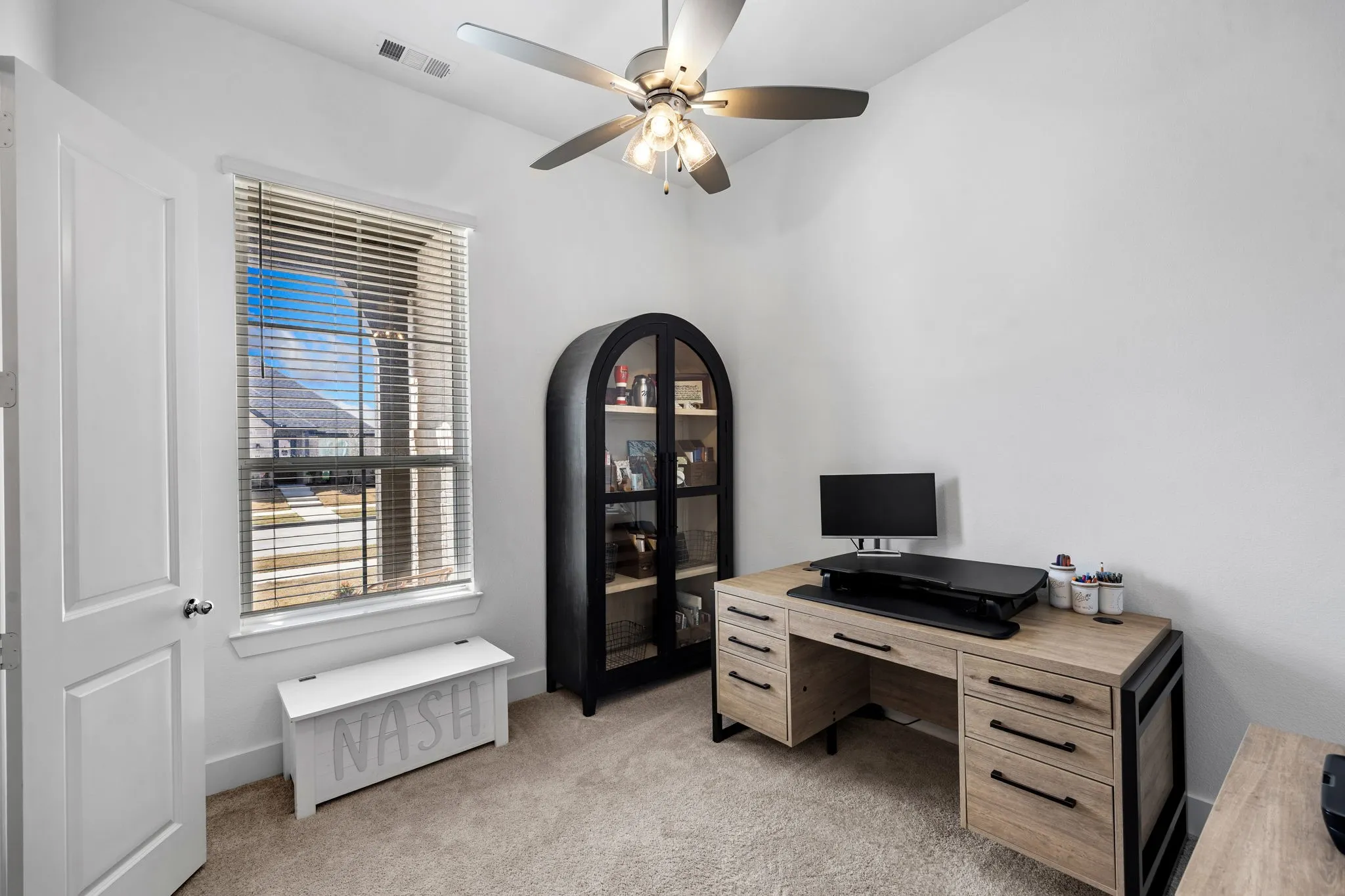 Single Family Residence For Sale in Ellis County , 445 Lost Creek Trail, Waxahachie, Texas 75165, 4 Bedroom, 4 Bathroom, 2 Garage spaces, 2,807 Sqft, built in 2022, mls#21371881, Real Estate Agent in Waxahachie, Homes For Sale in Ellis county, Homes For Sale in Waxahachie, Realtor in Waxahachie Texas, Real Estate Brokerage Independent Realty Texas, Luminita Cordes Realtor