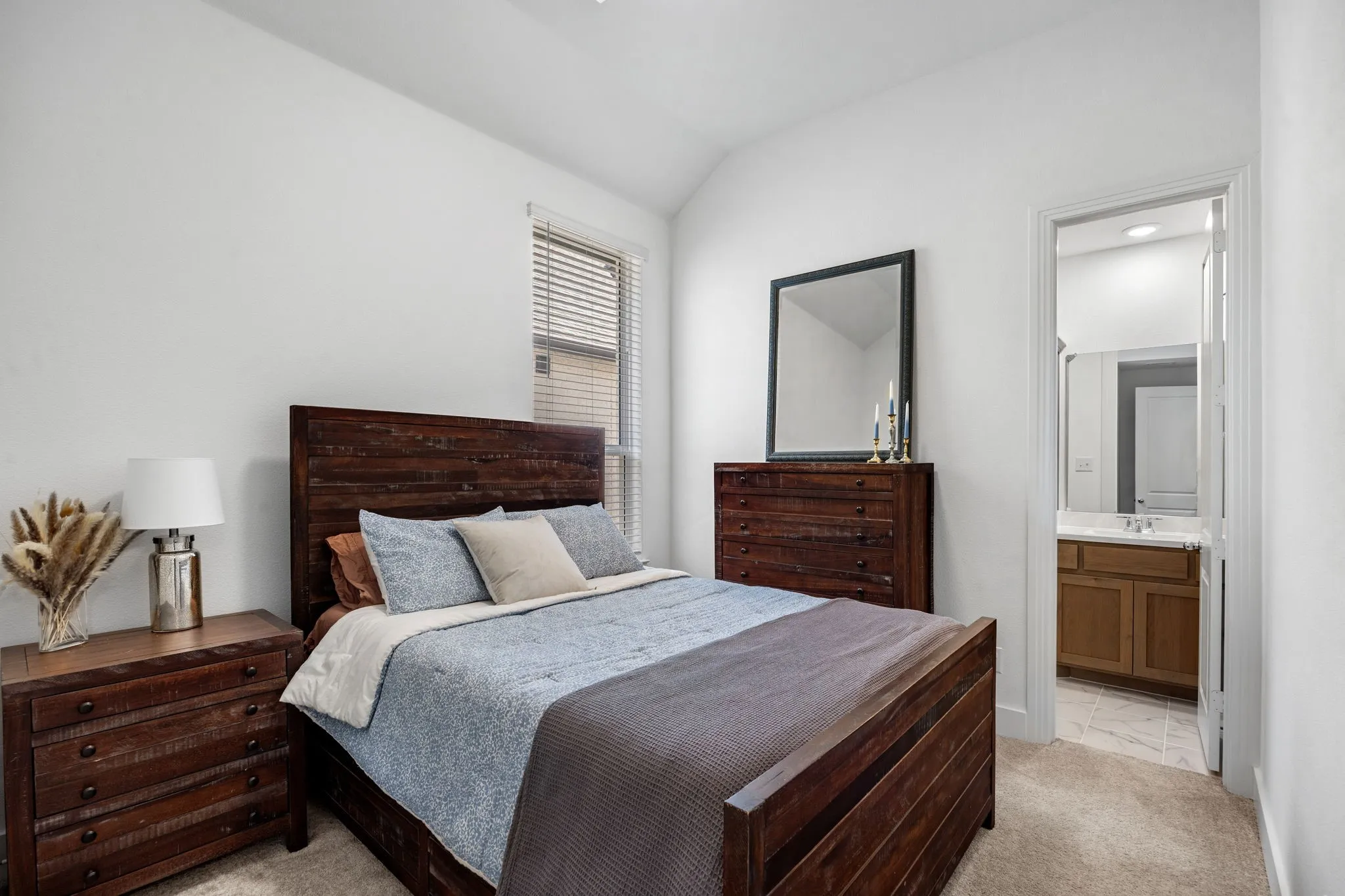 Single Family Residence For Sale in Ellis County , 445 Lost Creek Trail, Waxahachie, Texas 75165, 4 Bedroom, 4 Bathroom, 2 Garage spaces, 2,807 Sqft, built in 2022, mls#21371881, Real Estate Agent in Waxahachie, Homes For Sale in Ellis county, Homes For Sale in Waxahachie, Realtor in Waxahachie Texas, Real Estate Brokerage Independent Realty Texas, Luminita Cordes Realtor