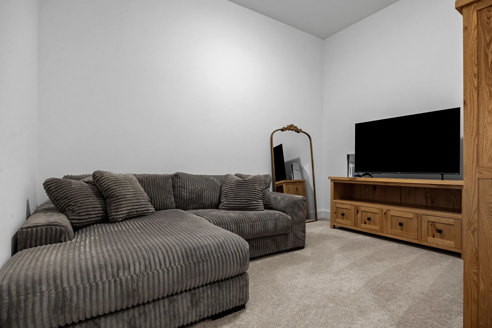 Single Family Residence For Sale in Ellis County , 445 Lost Creek Trail, Waxahachie, Texas 75165, 4 Bedroom, 4 Bathroom, 2 Garage spaces, 2,807 Sqft, built in 2022, mls#21371881, Real Estate Agent in Waxahachie, Homes For Sale in Ellis county, Homes For Sale in Waxahachie, Realtor in Waxahachie Texas, Real Estate Brokerage Independent Realty Texas, Luminita Cordes Realtor