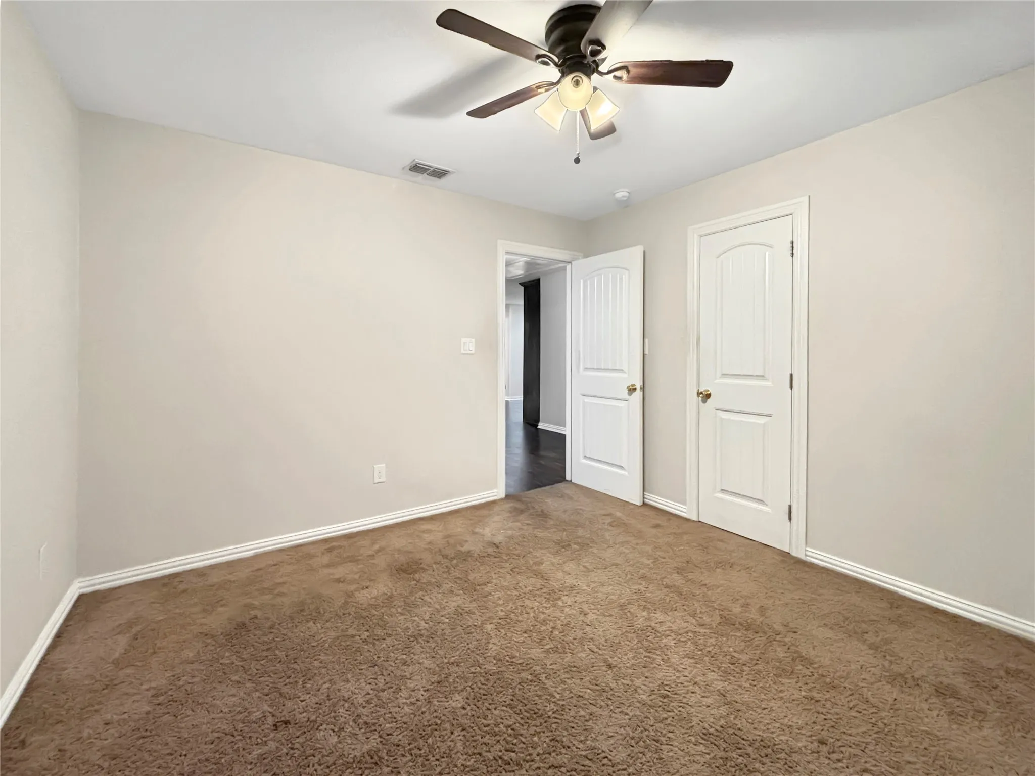 Single Family Residence For Sale in Dallas County , 4831 Burnside Avenue, Dallas, Texas 75216, 4 Bedroom, 2 Bathroom, Garage spaces, 1,636 Sqft, built in 2019, mls#21352541, Real Estate Agent in Dallas, Homes For Sale in Dallas county, Homes For Sale in Dallas, Realtor in Dallas Texas, Real Estate Brokerage Independent Realty Texas, Luminita Cordes Realtor
