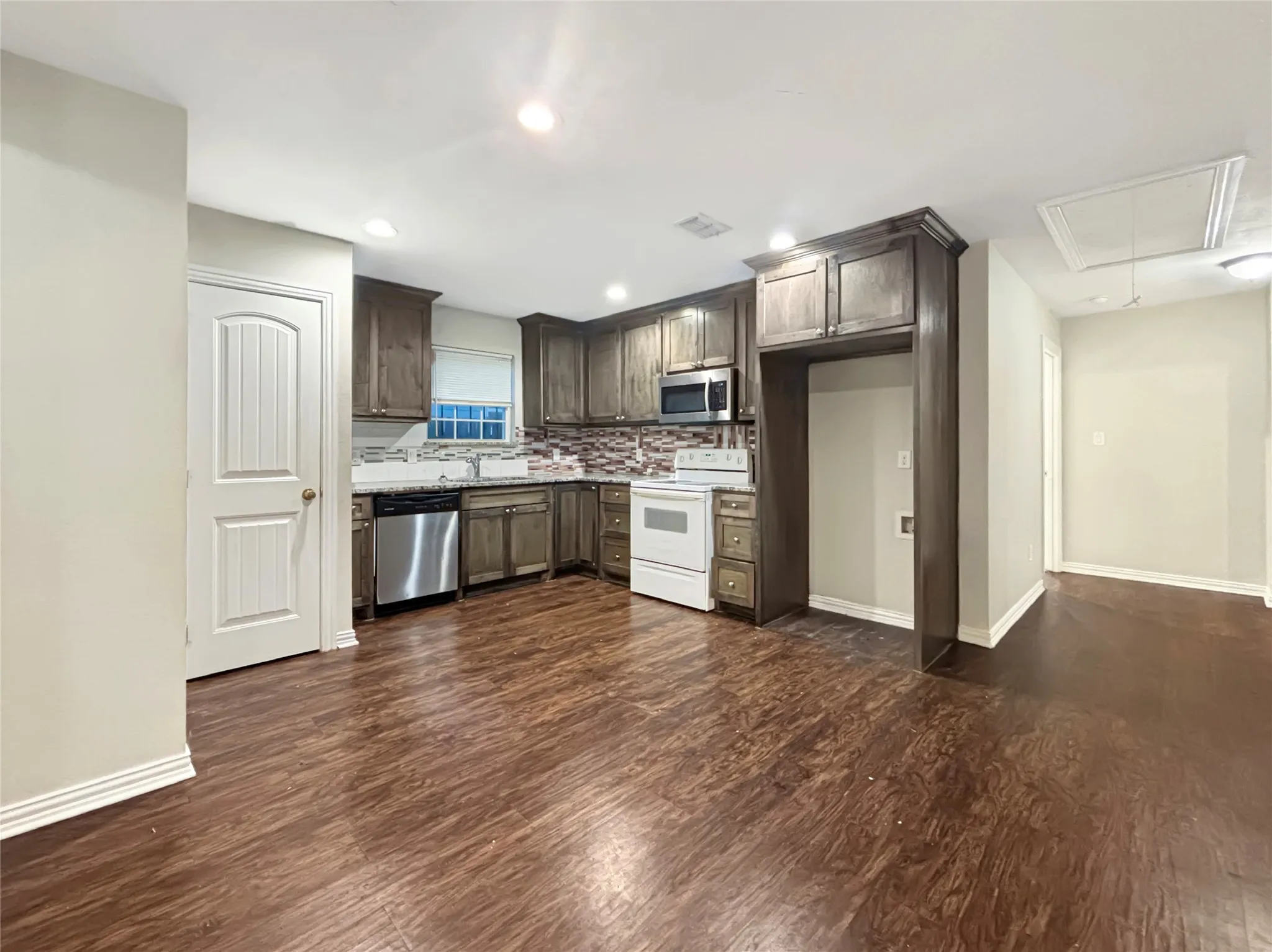 Single Family Residence For Sale in Dallas County , 4831 Burnside Avenue, Dallas, Texas 75216, 4 Bedroom, 2 Bathroom, Garage spaces, 1,636 Sqft, built in 2019, mls#21352541, Real Estate Agent in Dallas, Homes For Sale in Dallas county, Homes For Sale in Dallas, Realtor in Dallas Texas, Real Estate Brokerage Independent Realty Texas, Luminita Cordes Realtor