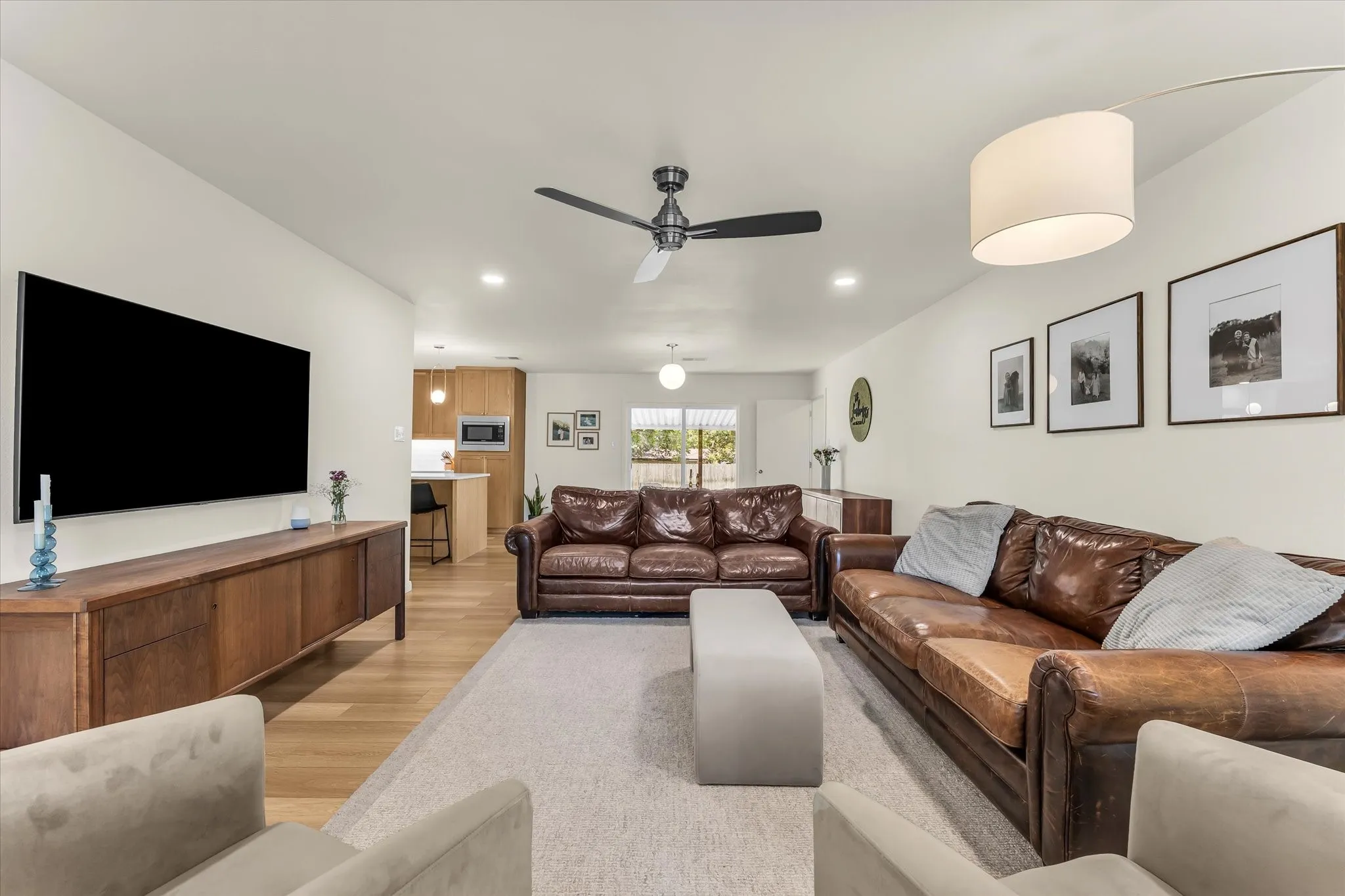 Single Family Residence For Sale in Mc Lennan County , 508 Bellaire Drive, Woodway, Texas 76712, 3 Bedroom, 2 Bathroom, 2 Garage spaces, 1,605 Sqft, built in 1963, mls#21371874, Real Estate Agent in Woodway, Homes For Sale in Mc Lennan county, Homes For Sale in Woodway, Realtor in Woodway Texas, Real Estate Brokerage Independent Realty Texas, Luminita Cordes Realtor